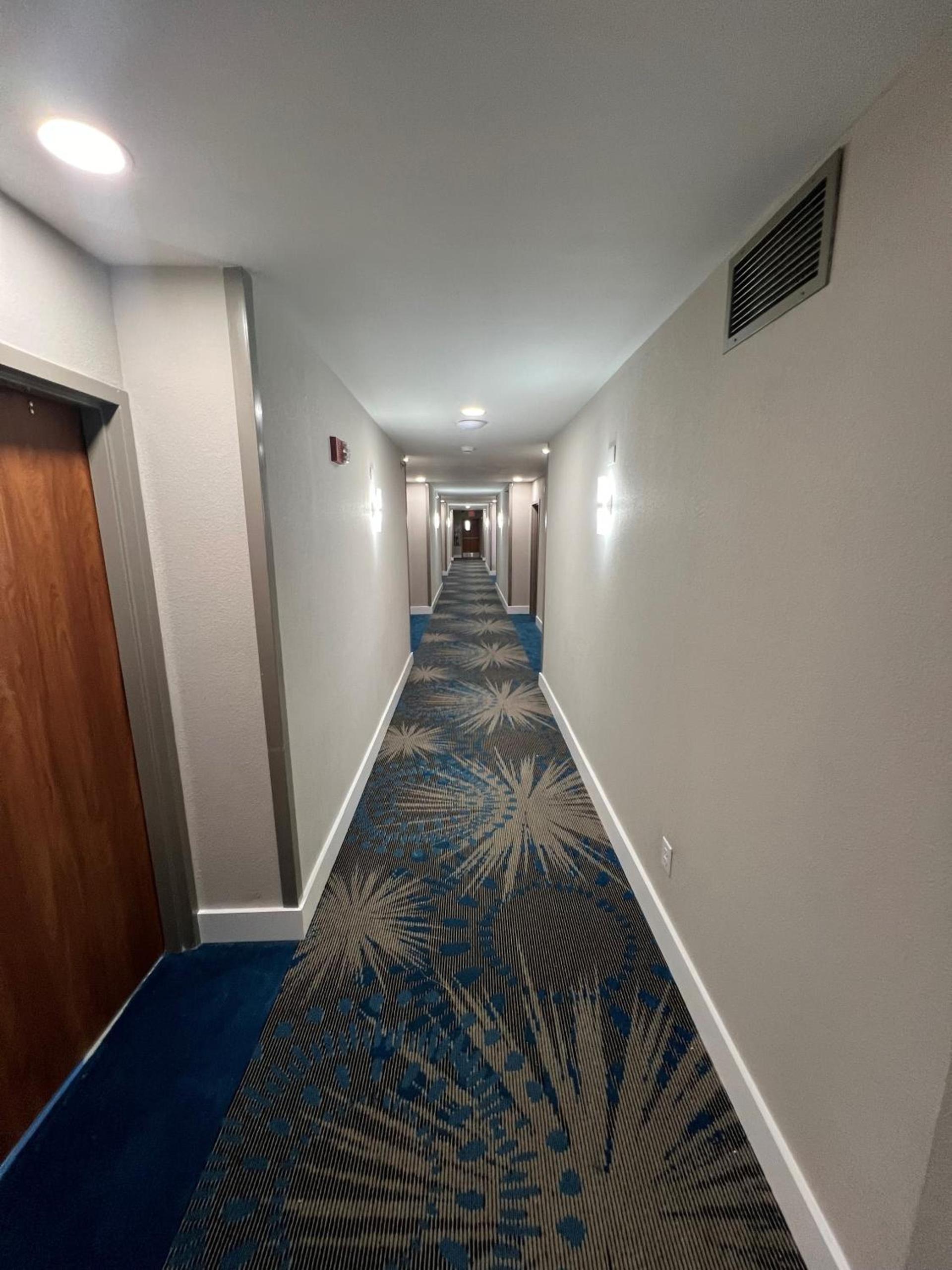 Days Inn by Wyndham Tulsa Central photo 27