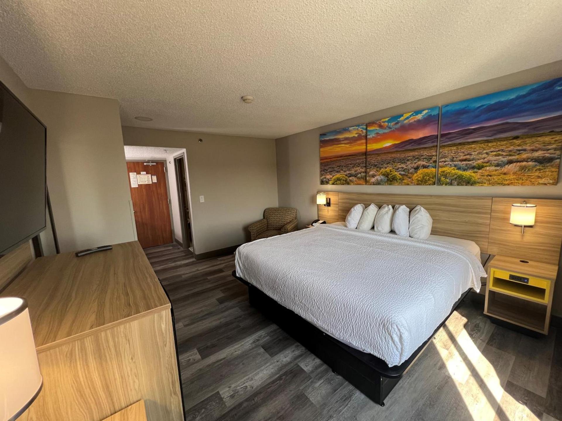Days Inn by Wyndham Tulsa Central photo 30
