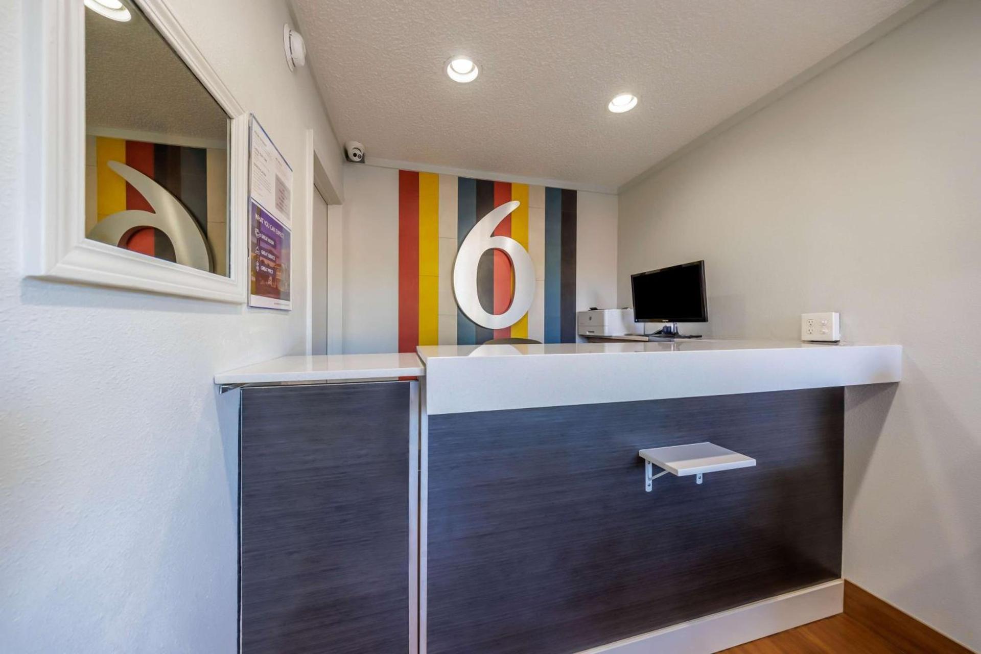 Motel 6 Portland OR Southeast photo 40