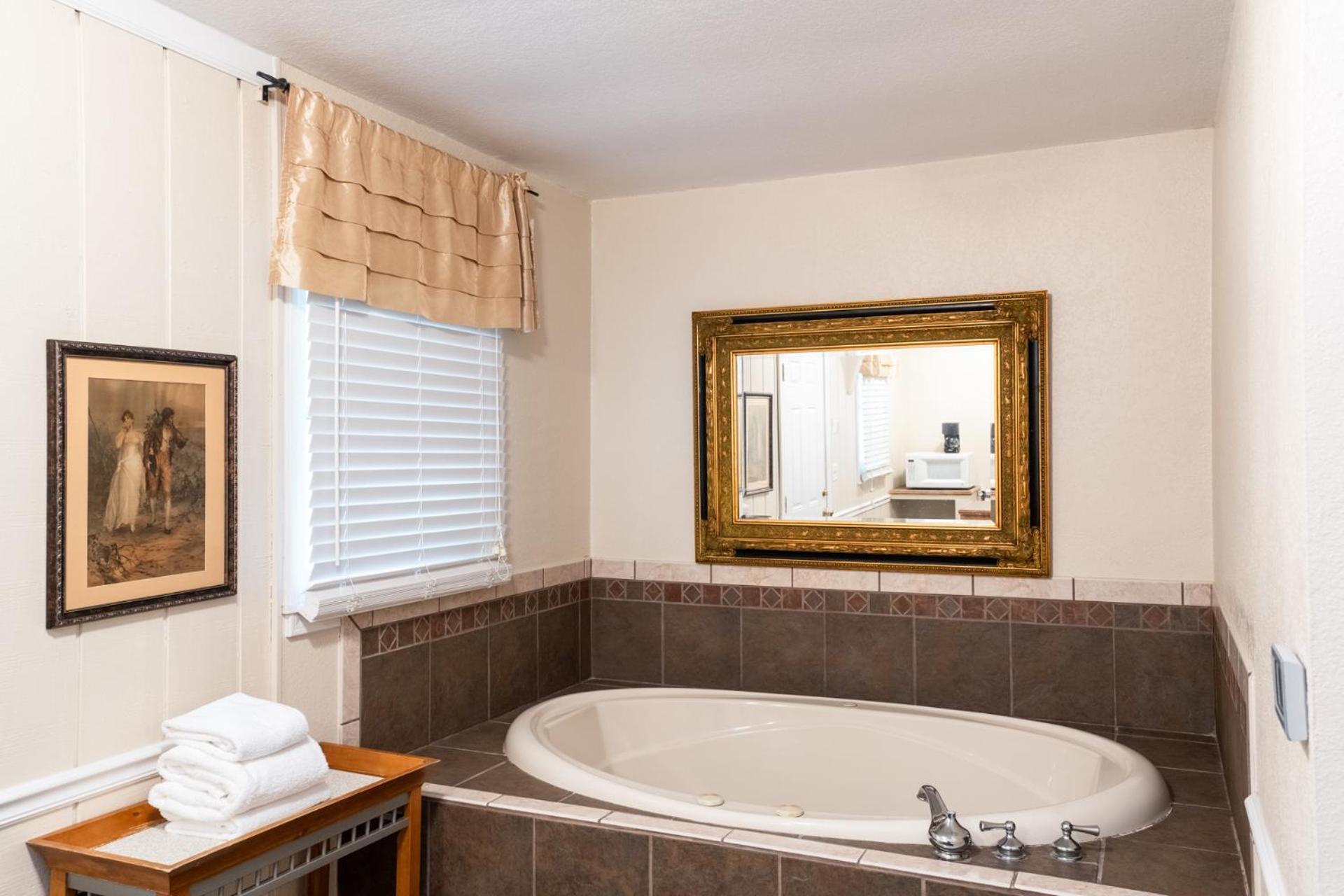 Lake Lure Inn and Spa photo 56