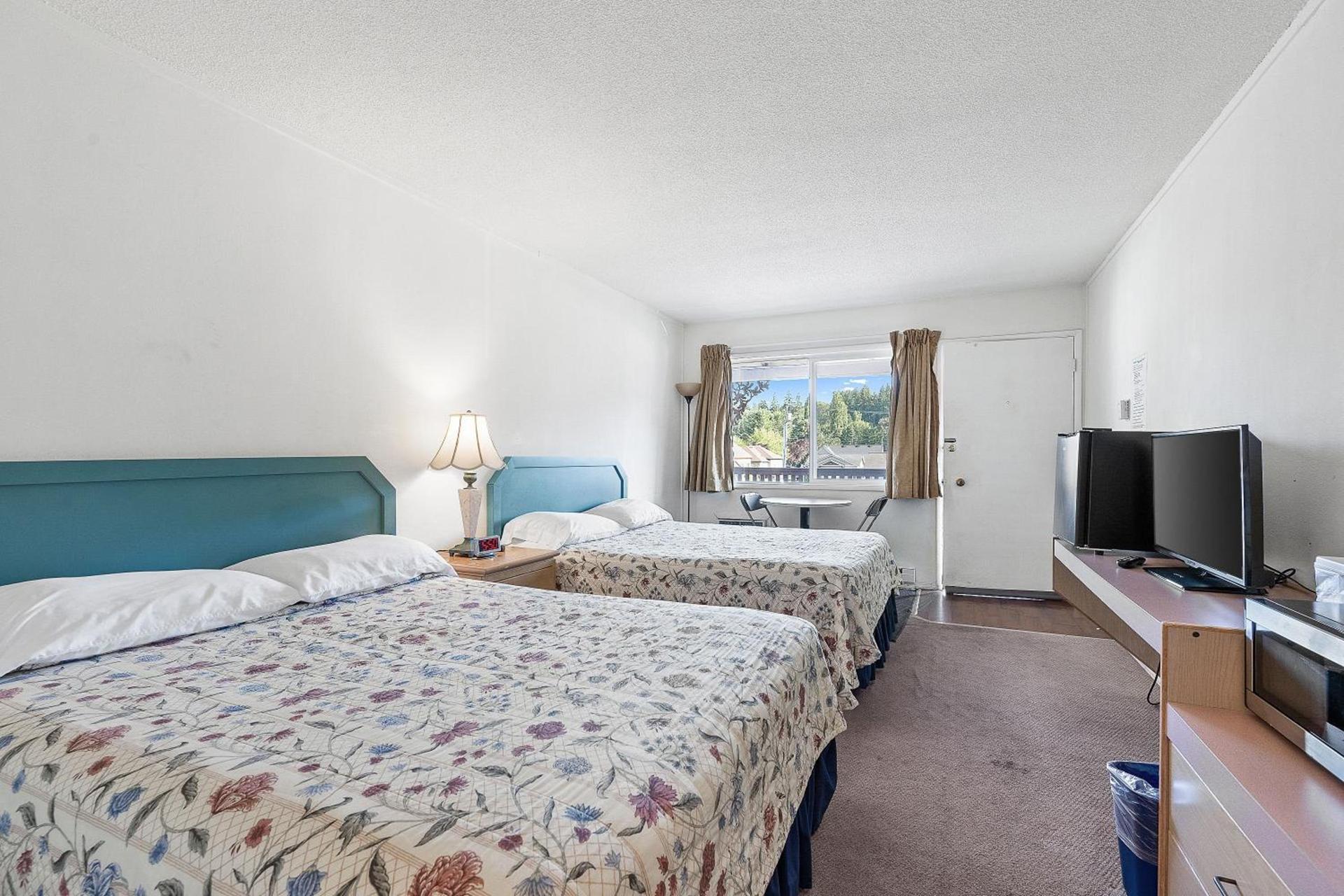 Shelton Inn photo 14