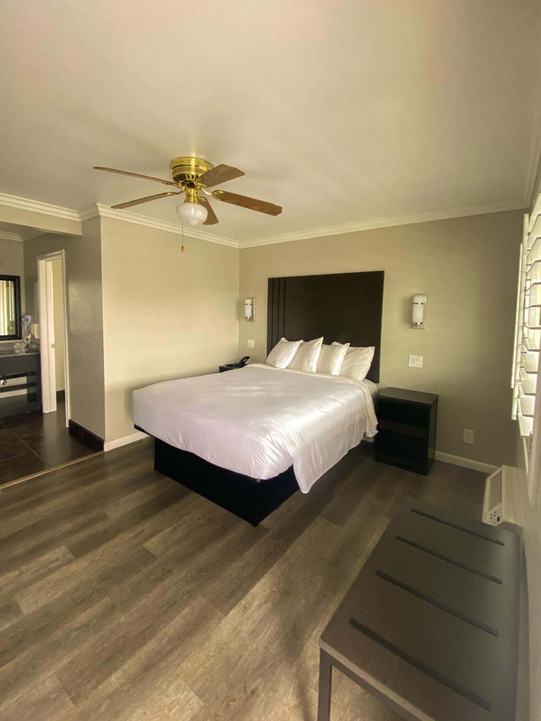 Rockview Inn and Suites - Morro Bay CA photo 16