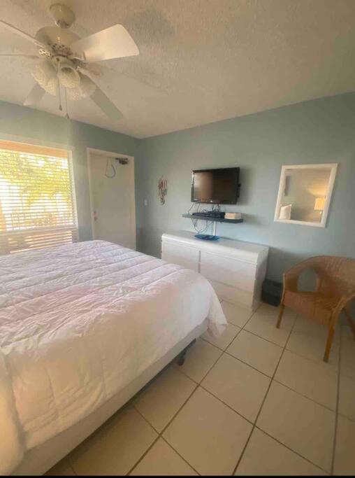 Aloha Apartments On the Intracoastal-Walk to the Beach photo 96