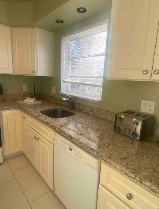 Aloha Apartments On the Intracoastal-Walk to the Beach photo 89