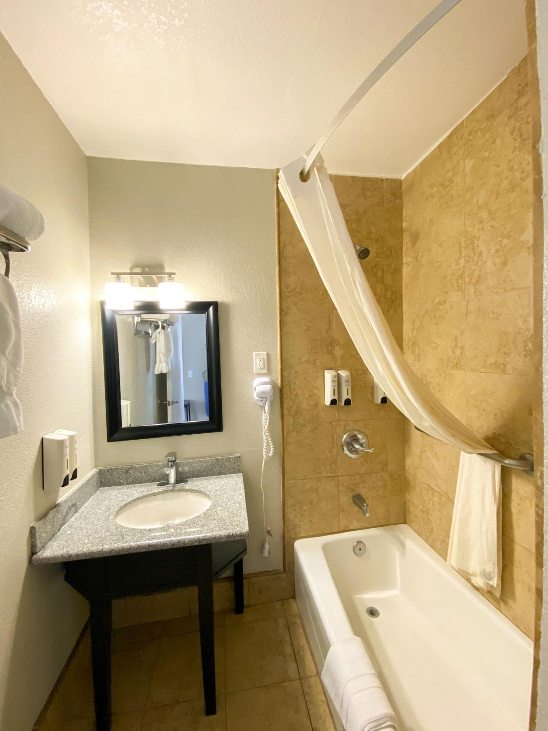 Rockview Inn and Suites - Morro Bay CA photo 27
