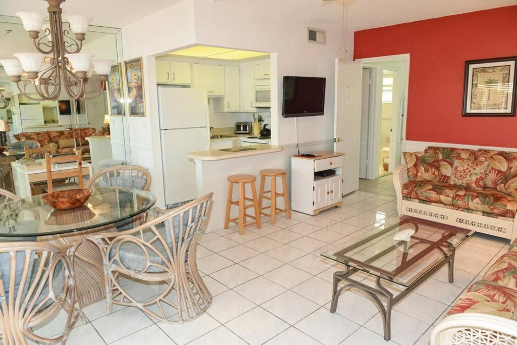 Aloha Apartments On the Intracoastal-Walk to the Beach photo 49