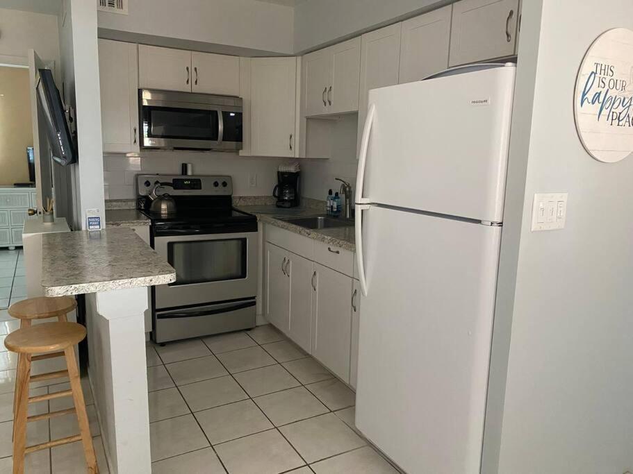 Aloha Apartments On the Intracoastal-Walk to the Beach photo 33