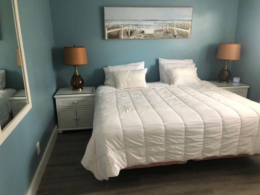 Aloha Apartments On the Intracoastal-Walk to the Beach photo 29