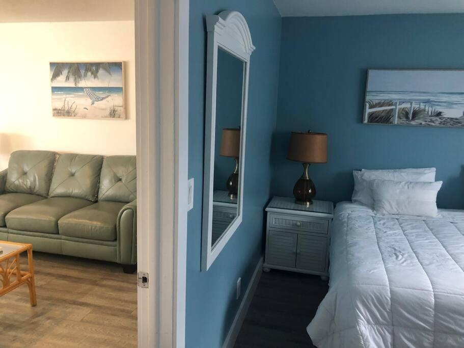 Aloha Apartments On the Intracoastal-Walk to the Beach photo 28