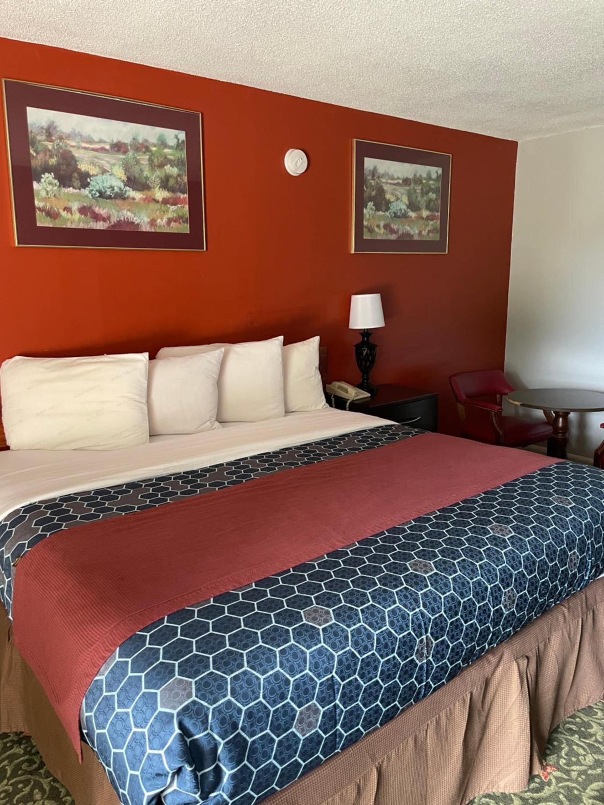 Budget Host Inn photo 58