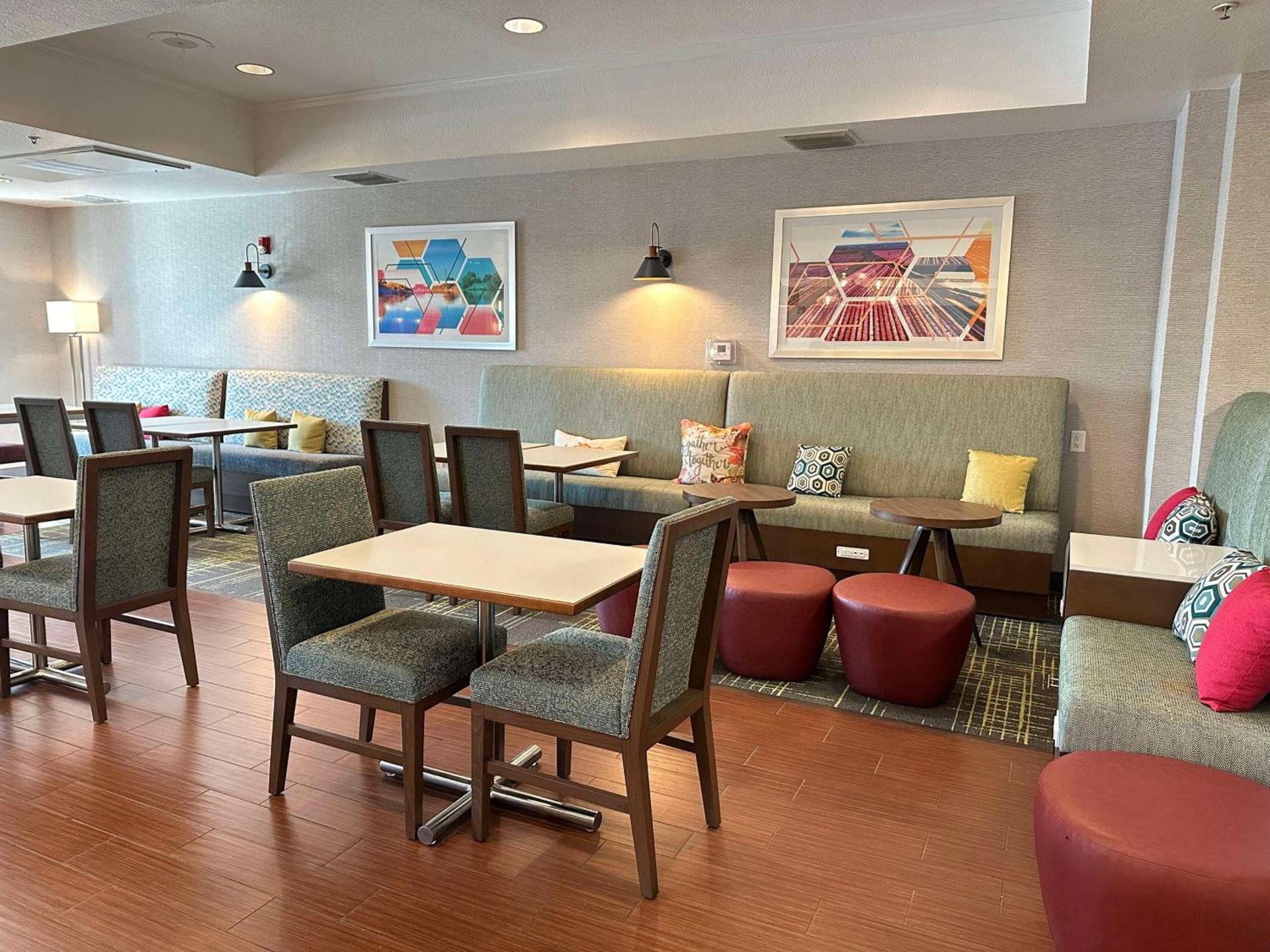 Hampton Inn & Suites Lathrop photo 6