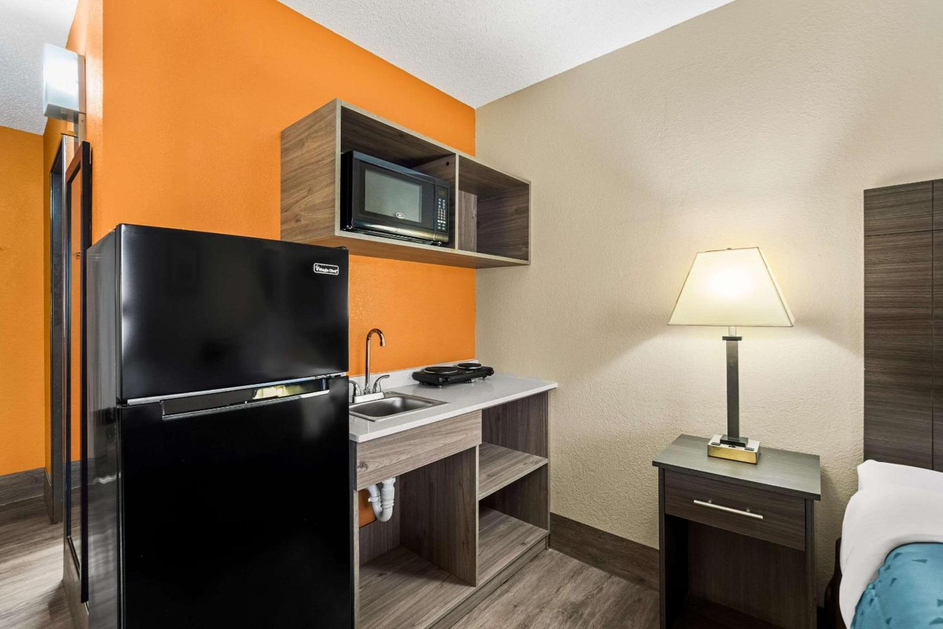 Suburban Studios Columbia Northwest photo 1