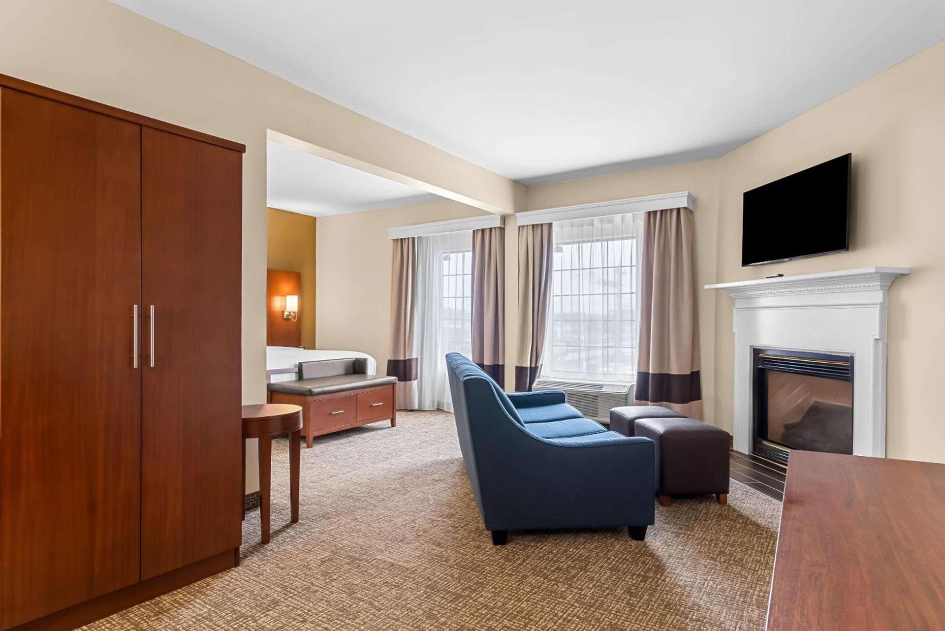 Comfort Suites Near Camp Lejeune photo 17