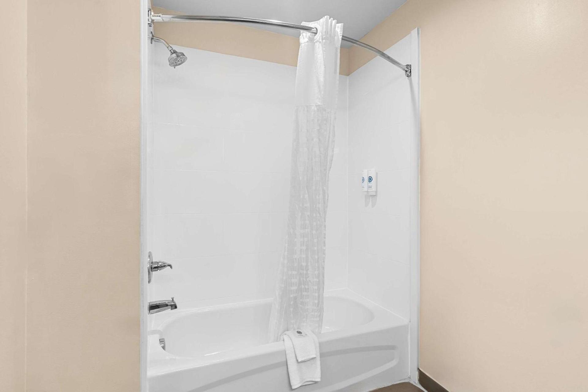 Comfort Suites Near Camp Lejeune photo 9