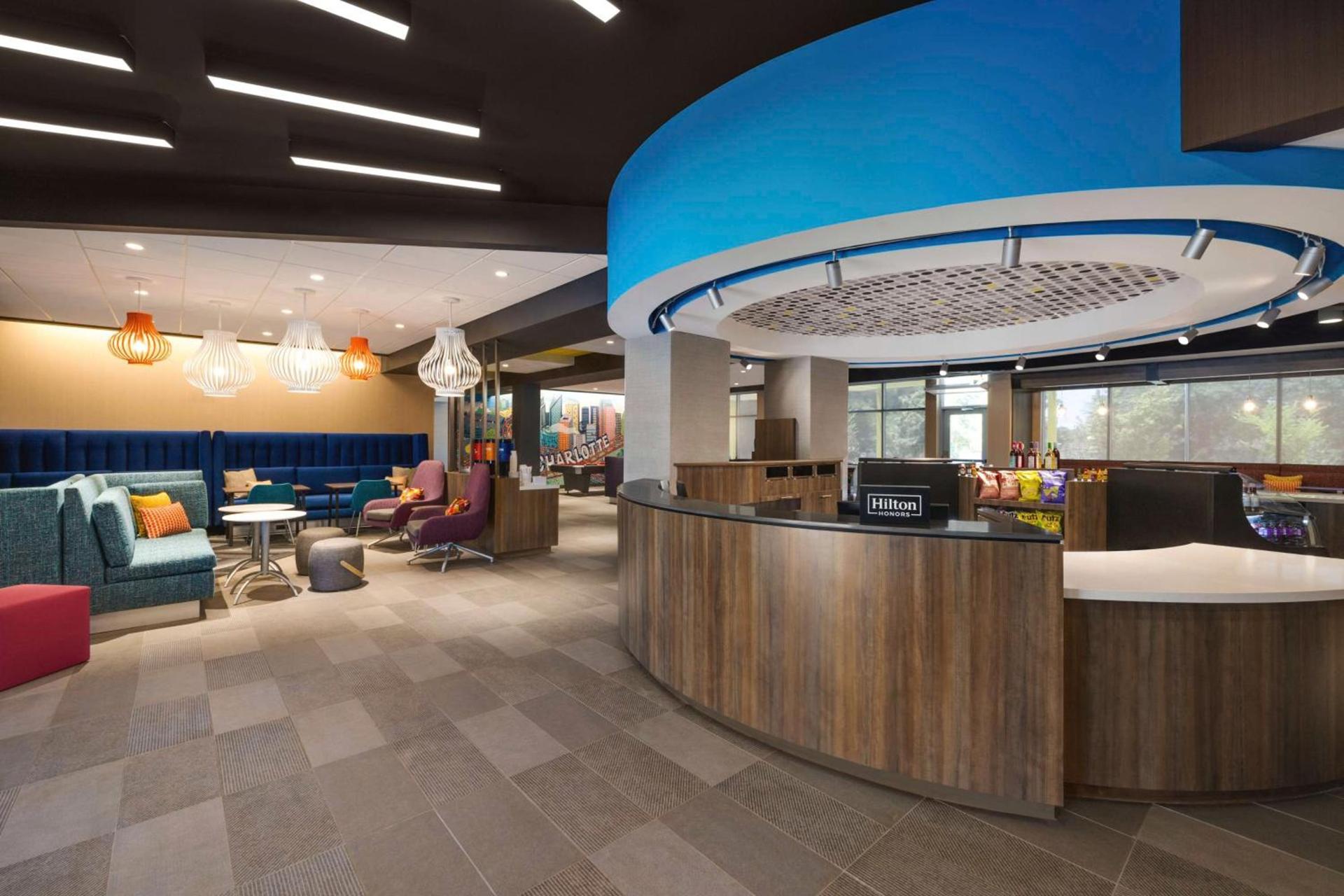 Tru By Hilton Charlotte Tyvola I-77 photo 2