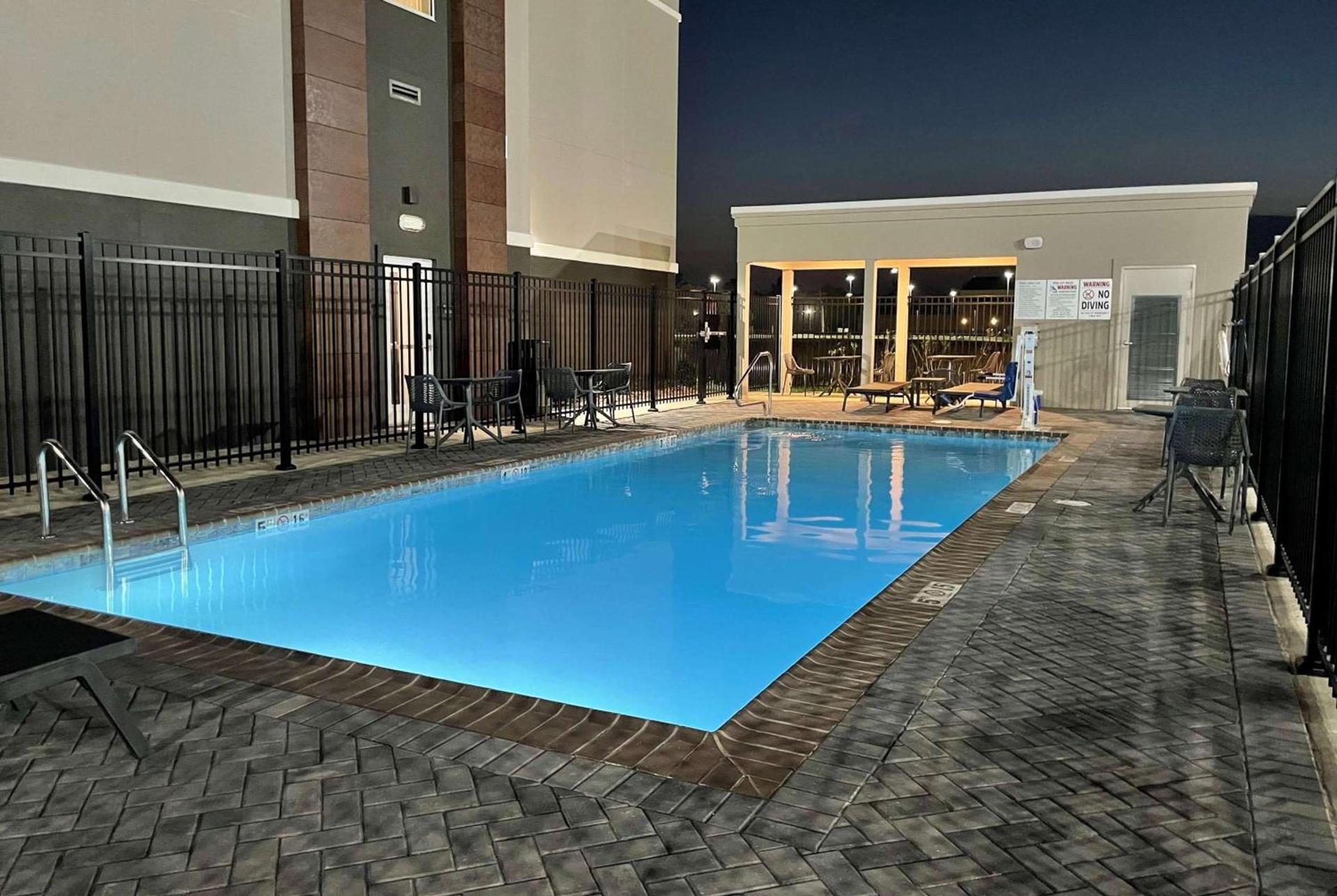 Hawthorn Extended Stay by Wyndham Sulphur Lake Charles photo 4