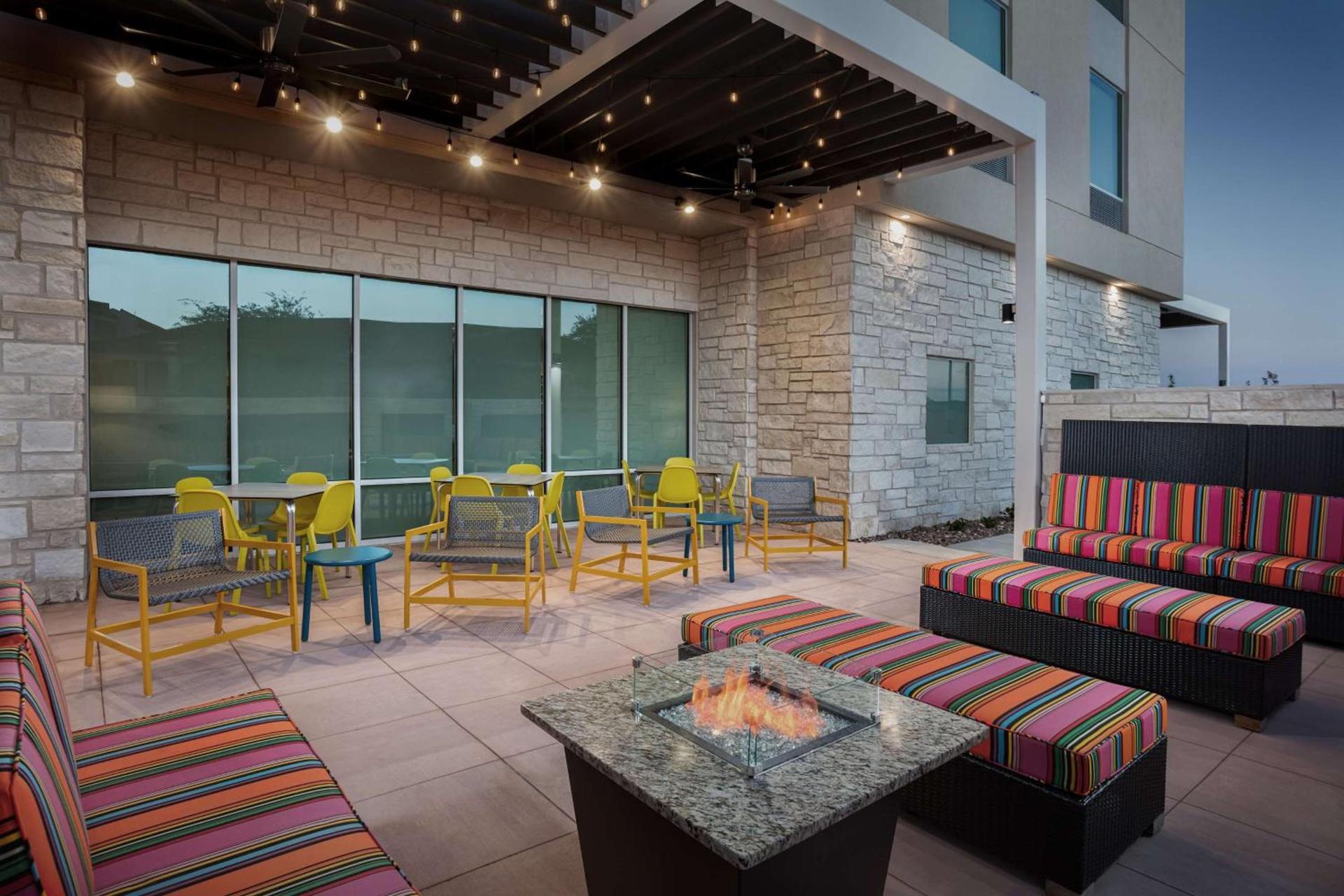 Home2 Suites By Hilton Laredo North photo 2
