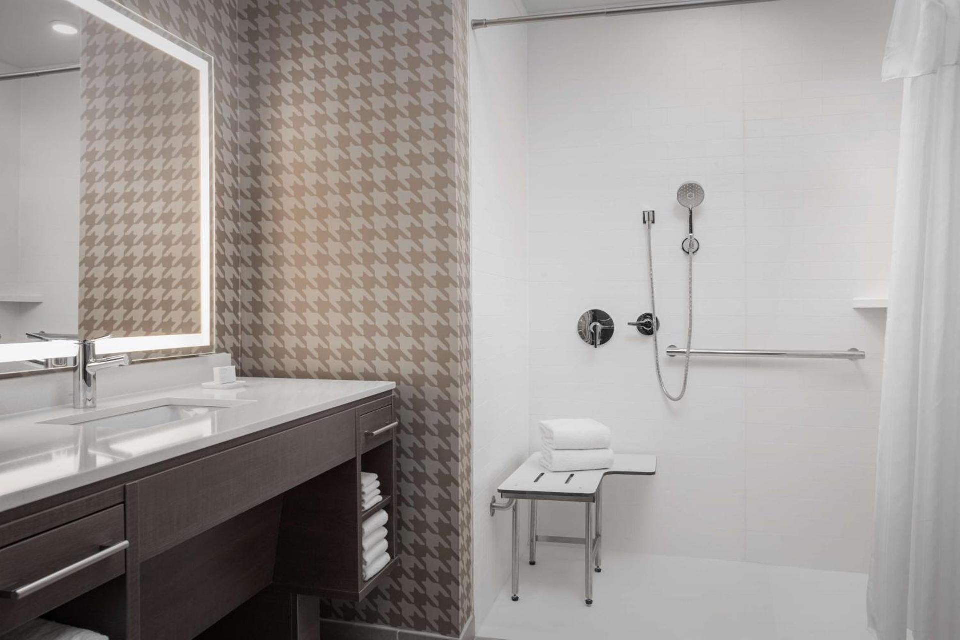 Home2 Suites By Hilton Laredo North photo 18