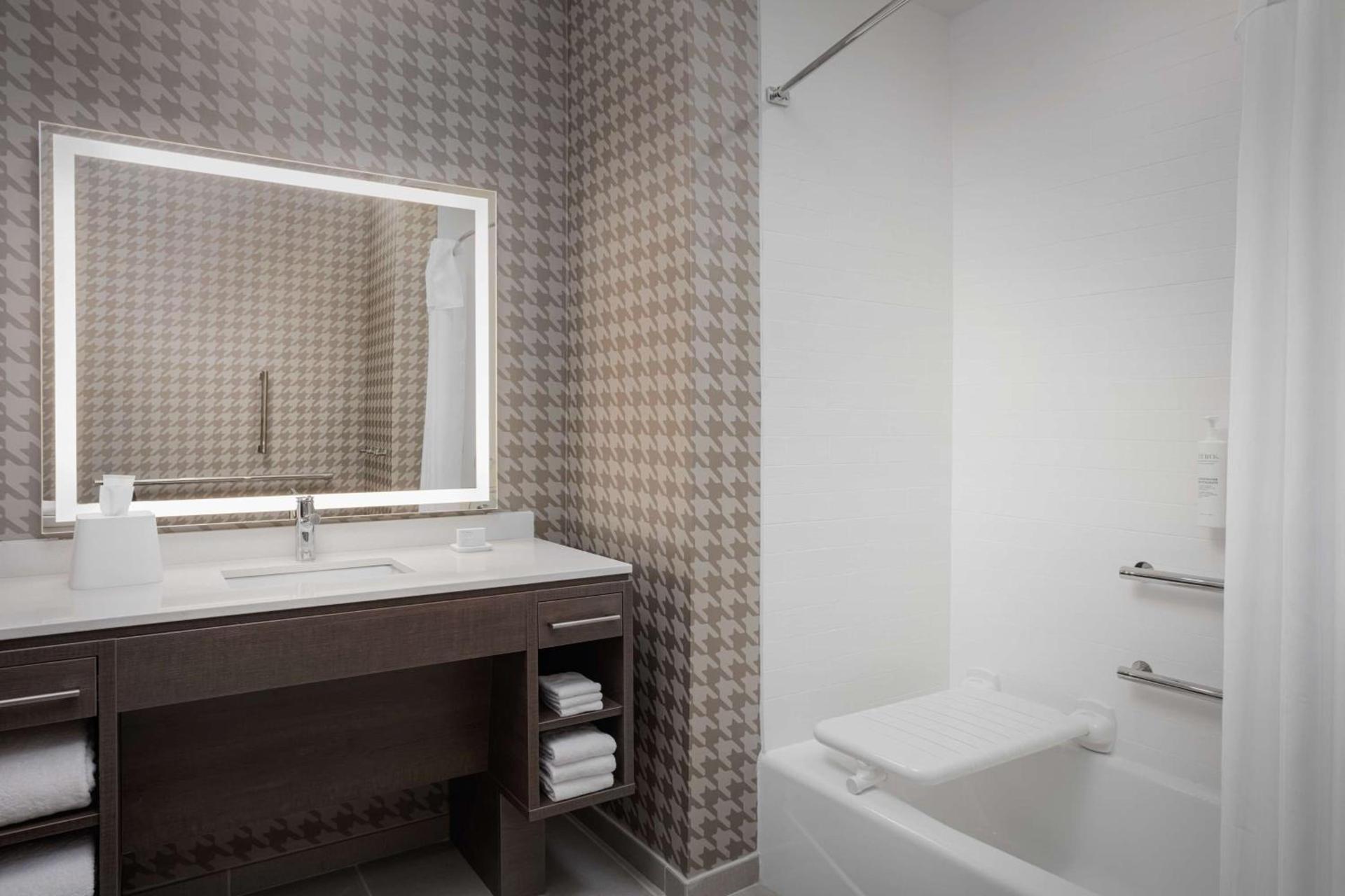 Home2 Suites By Hilton Laredo North photo 27