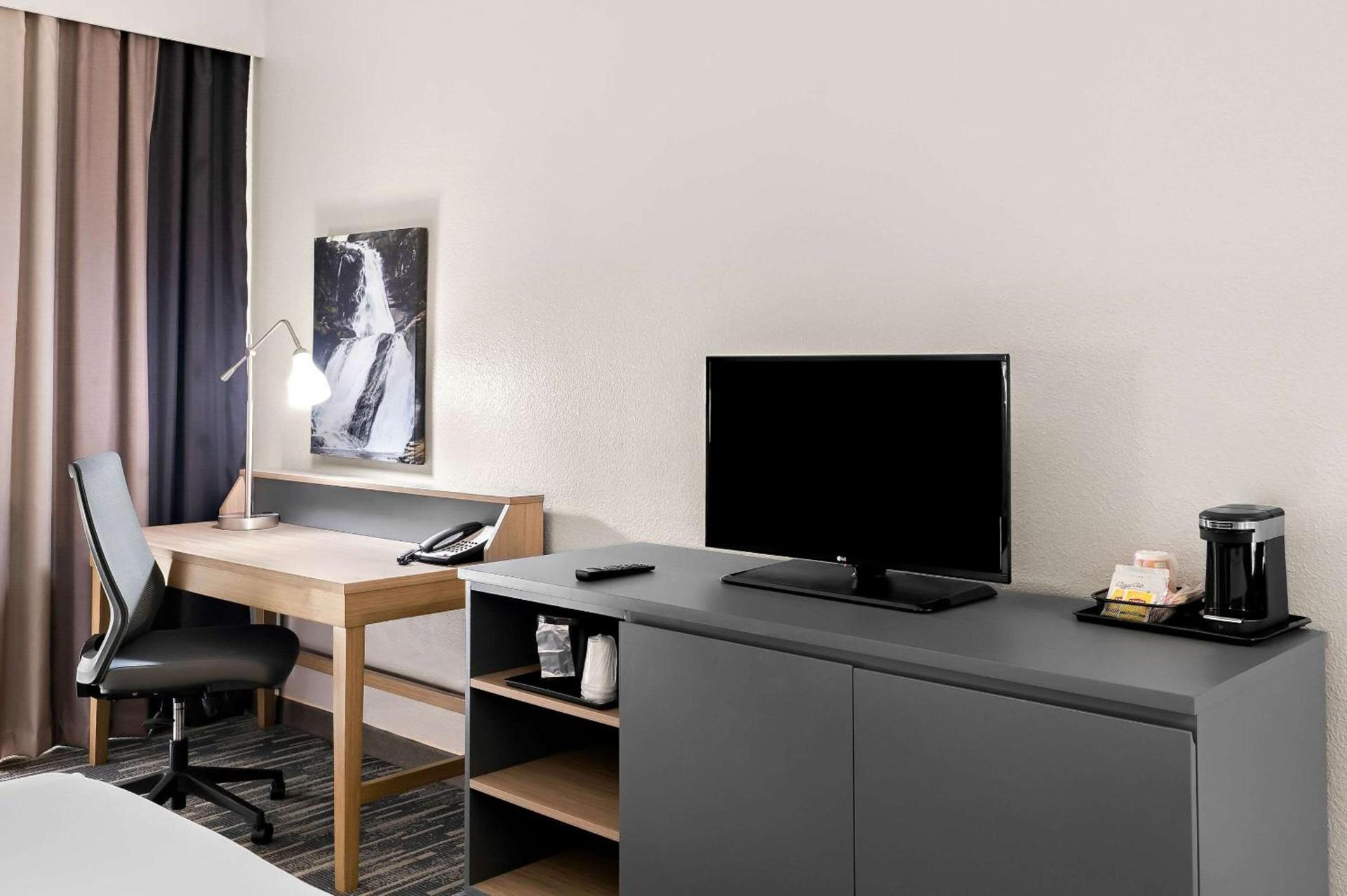 Country Inn & Suites by Radisson, Columbia Airport, SC photo 11