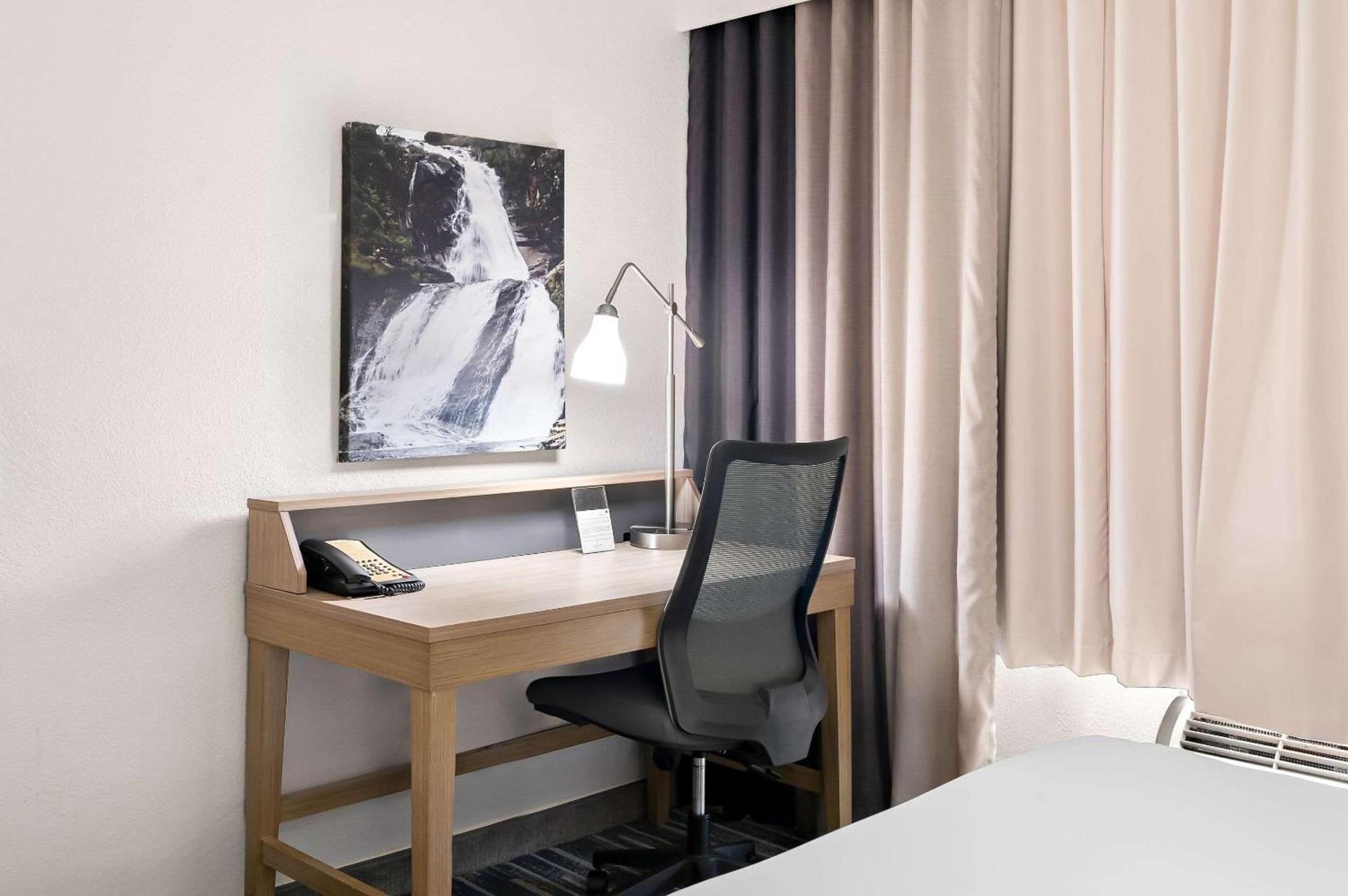 Country Inn & Suites by Radisson, Columbia Airport, SC photo 13