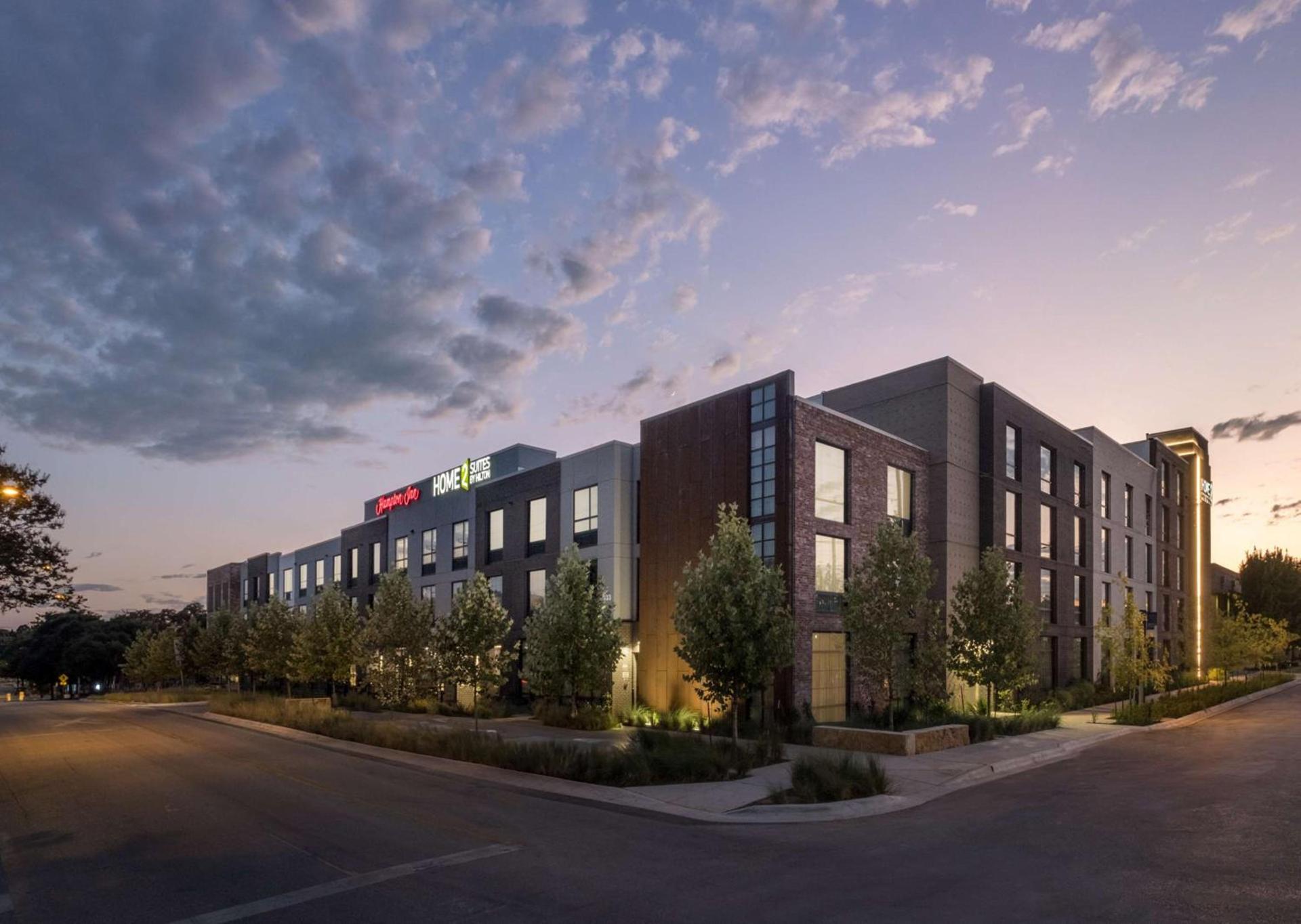 Hampton Inn by Hilton Austin Downtown East Side photo 1