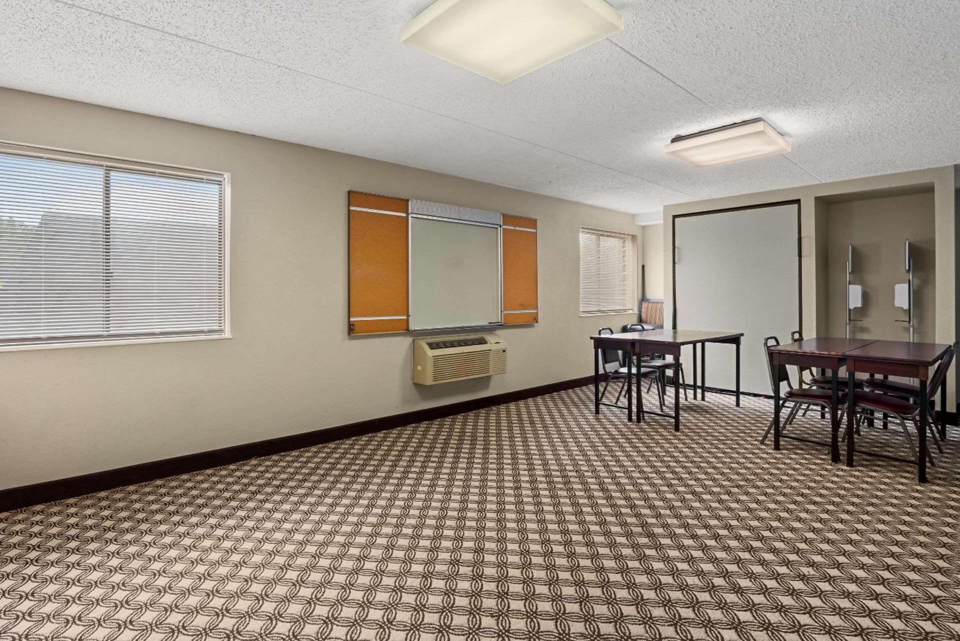Suburban Studios Columbia Northwest photo 31