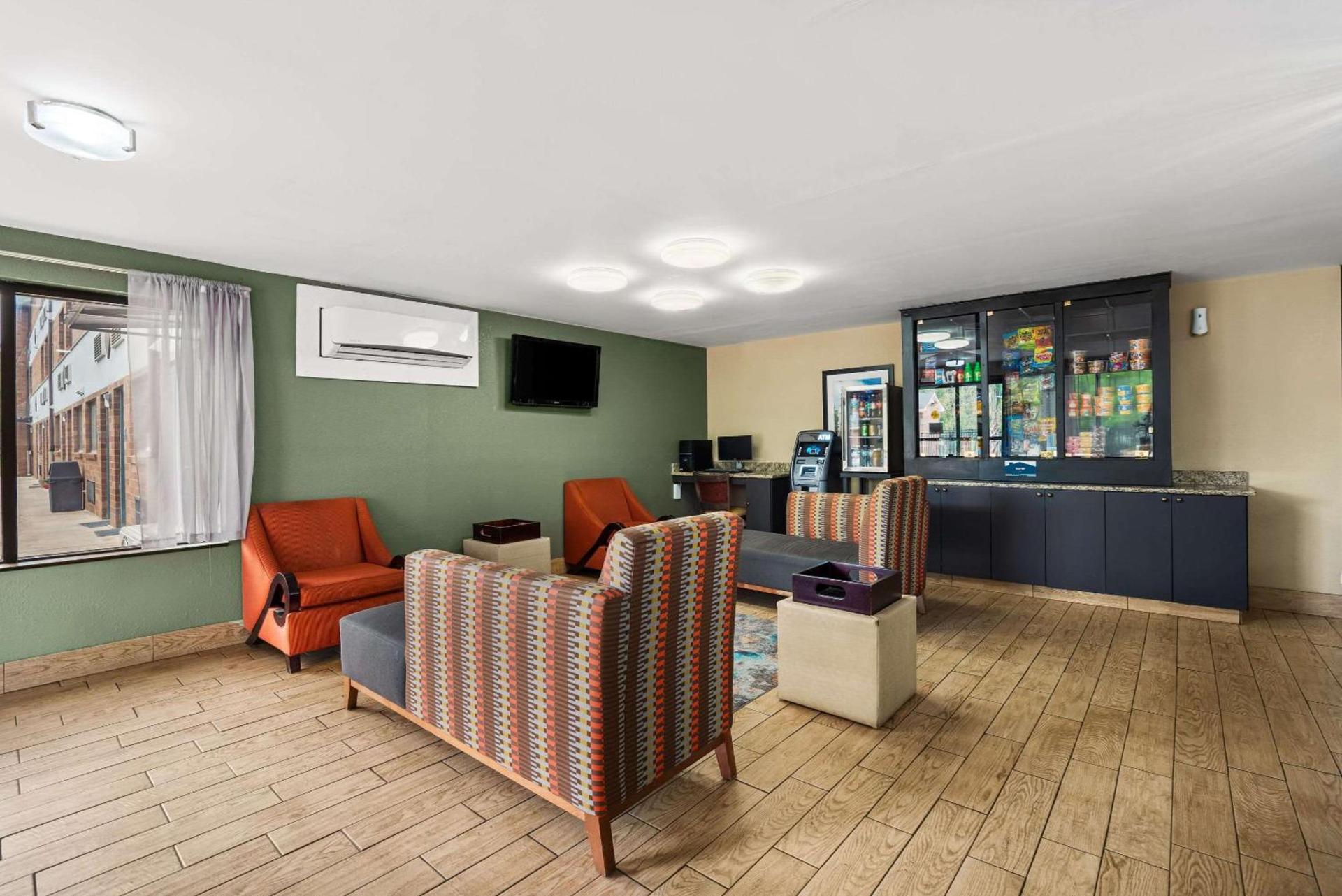 Suburban Studios Columbia Northwest photo 5