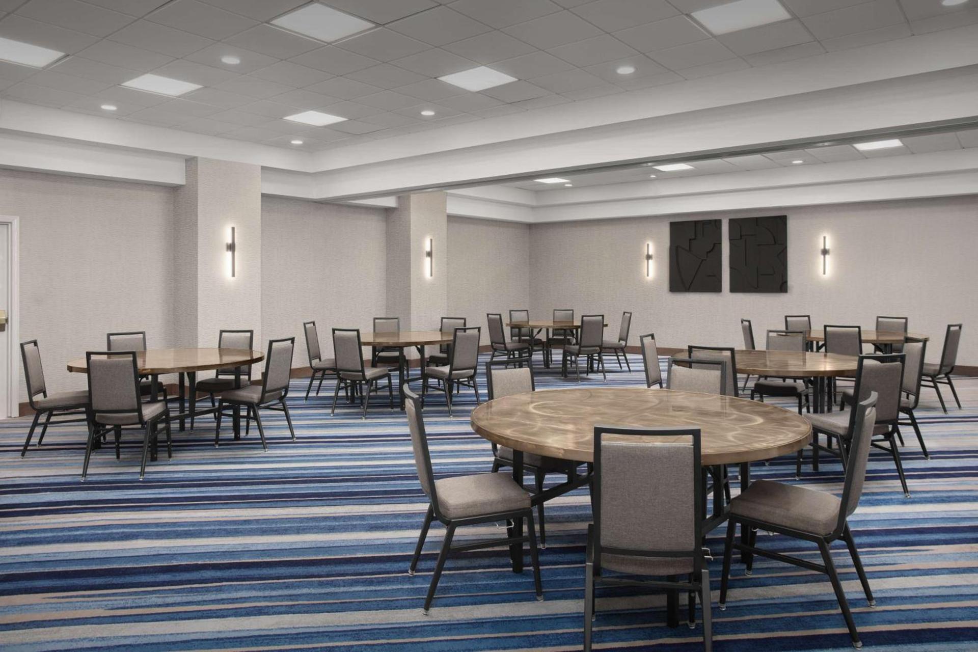 Embassy Suites by Hilton Dallas Near the Galleria photo 38