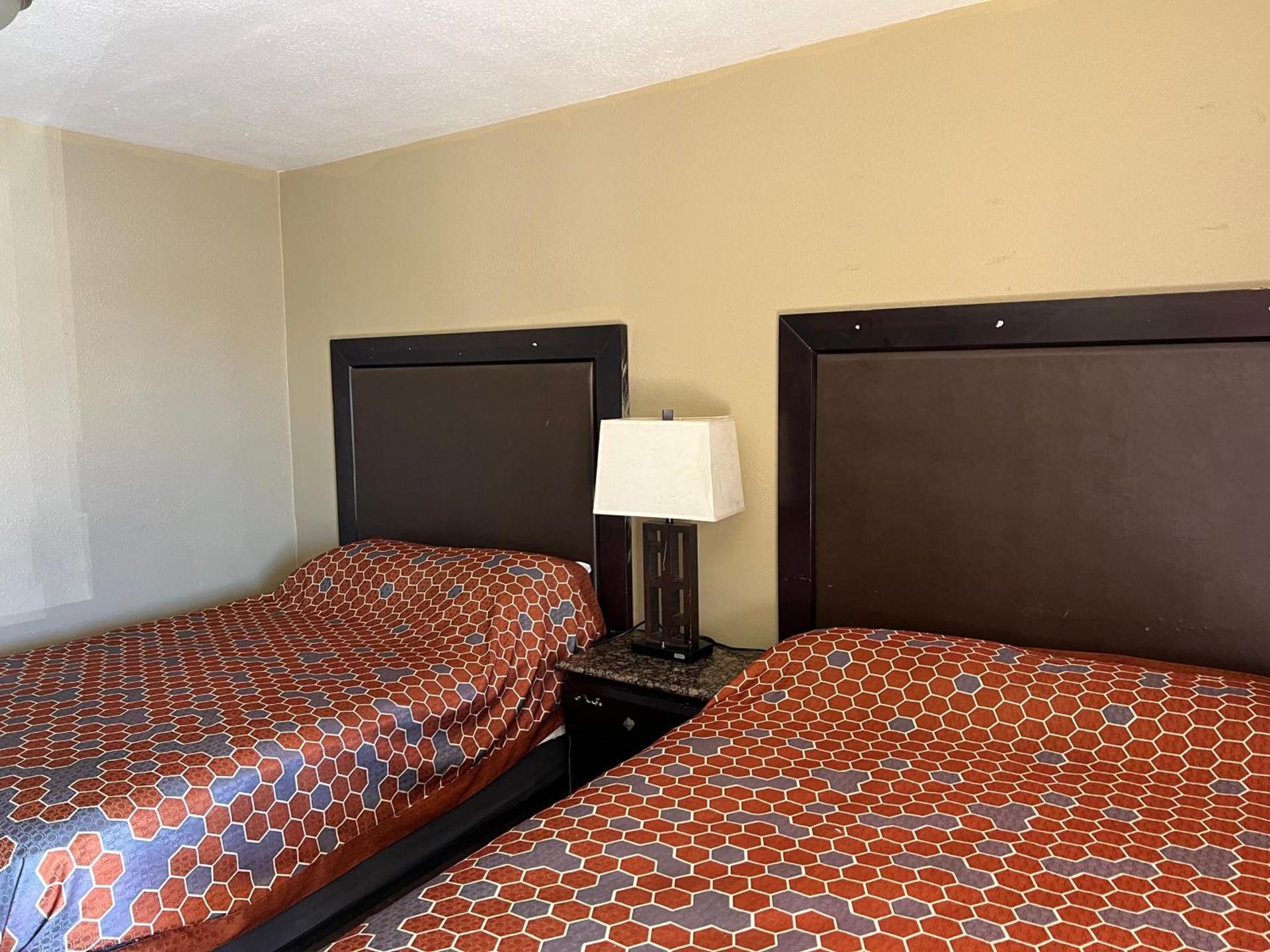 Carl's Motel photo 6