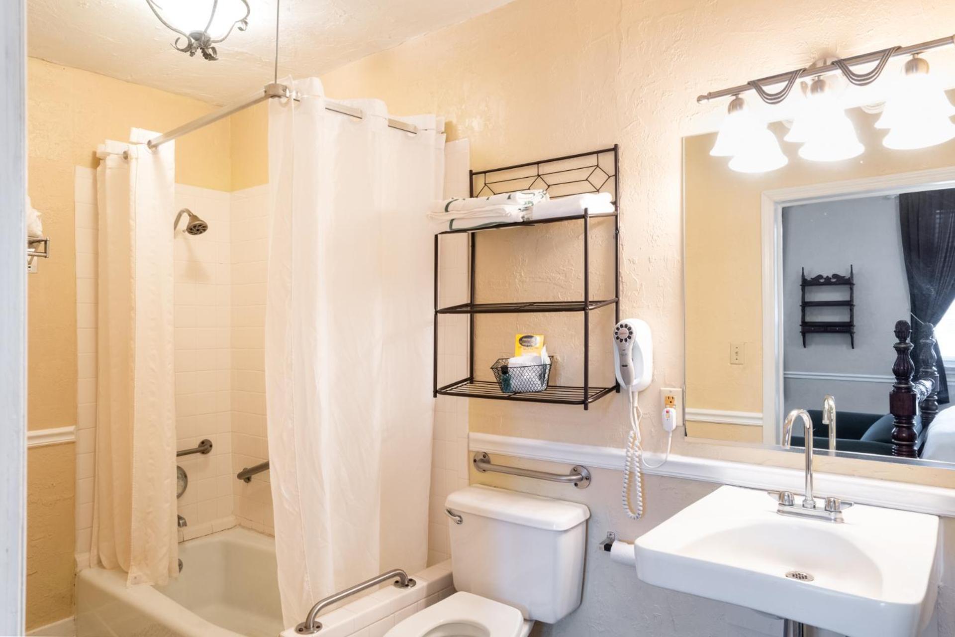 Lake Lure Inn and Spa photo 20