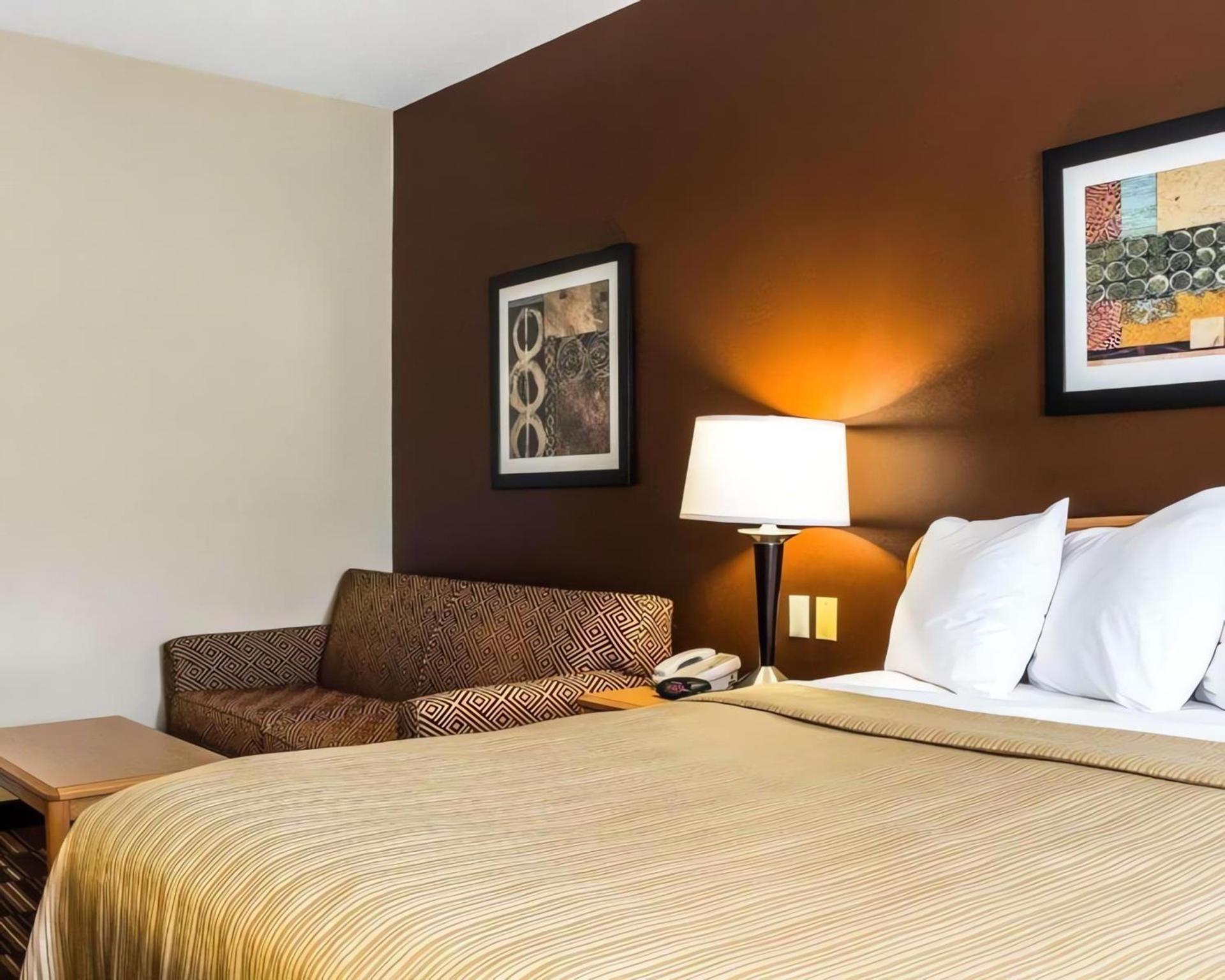 Quality Suites Near West Acres photo 9