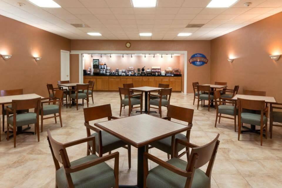Baymont by Wyndham Salem Roanoke Area photo 4