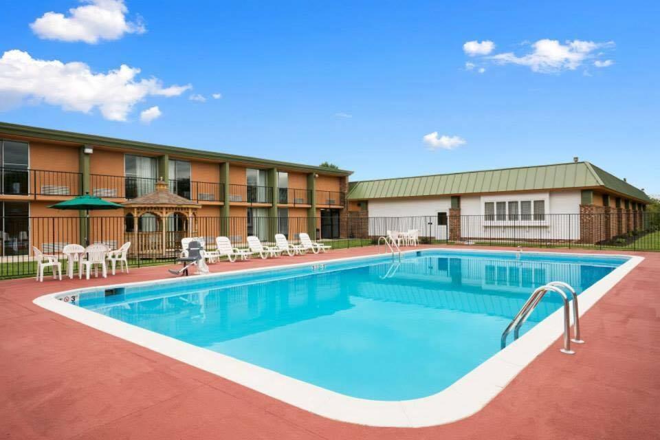 Baymont by Wyndham Salem Roanoke Area photo 5