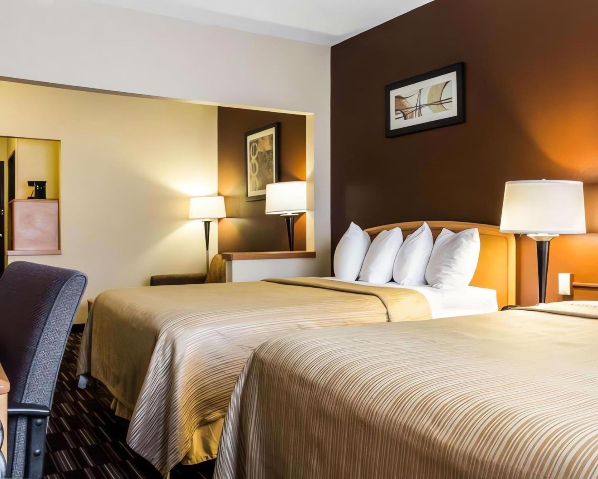 Quality Suites Near West Acres photo 14