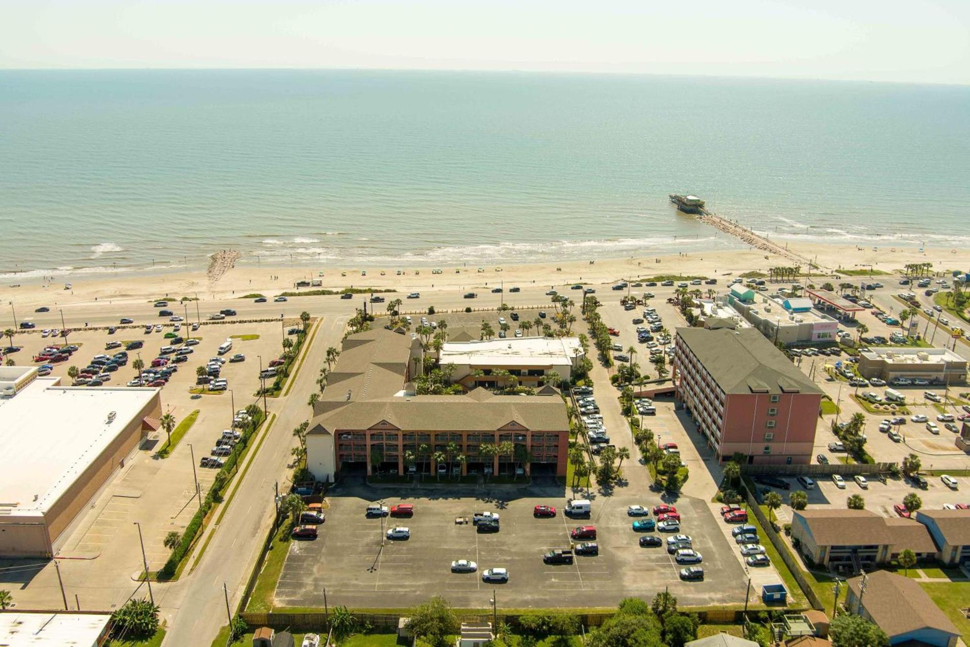 Beachfront Palms Resort Galveston, an Ascend Collection Hotel photo 82