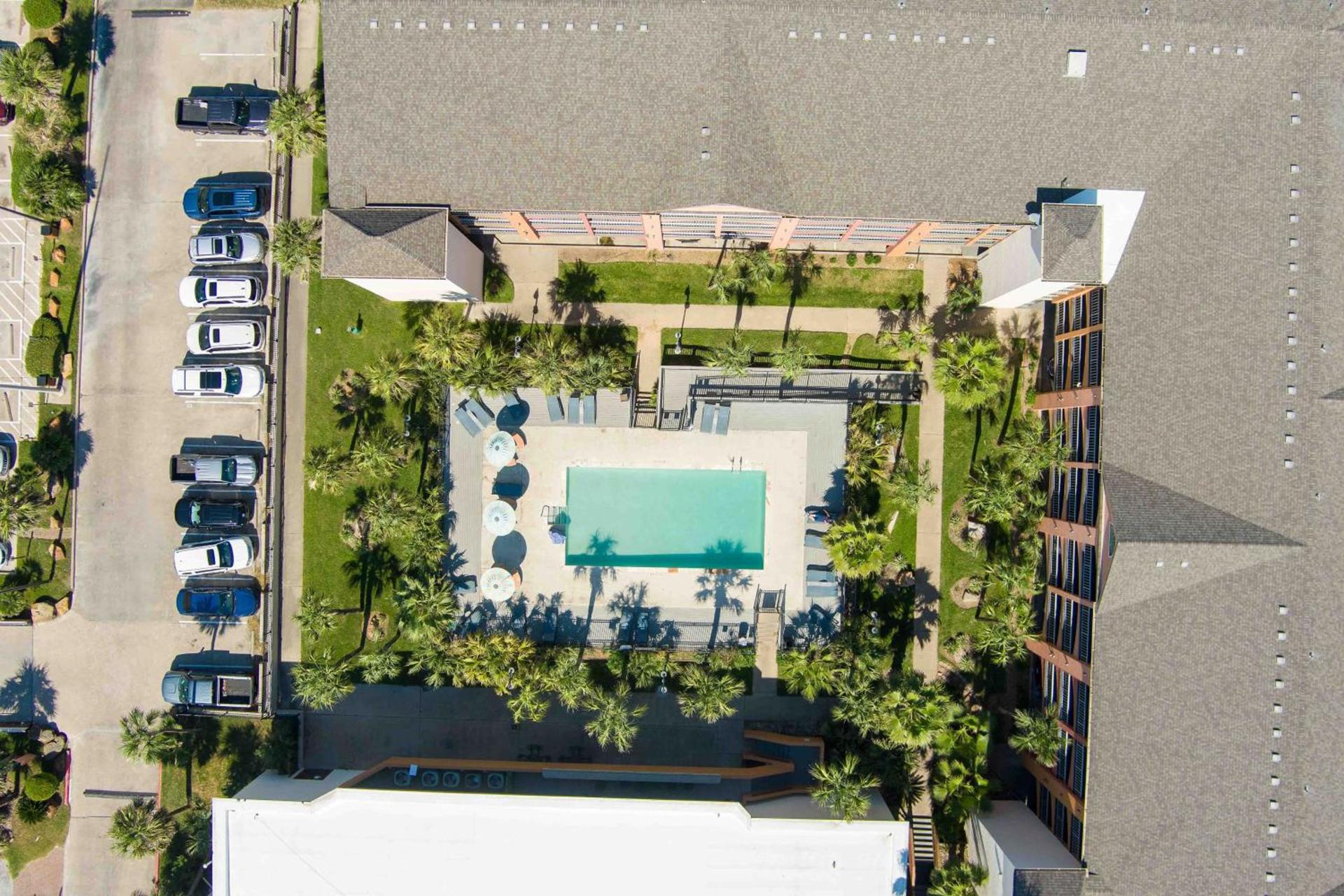 Beachfront Palms Resort Galveston, an Ascend Collection Hotel photo 85