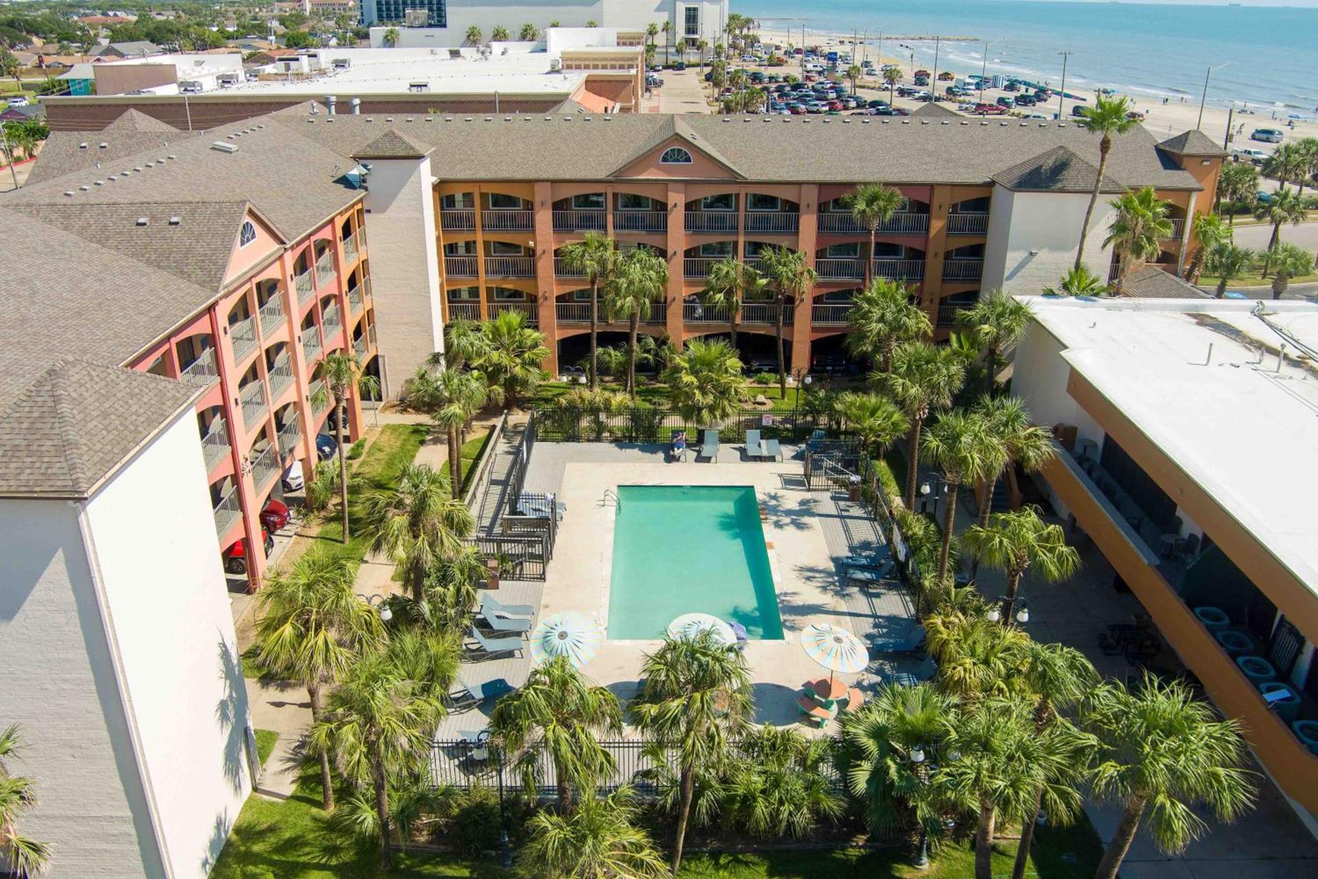 Beachfront Palms Resort Galveston, an Ascend Collection Hotel photo 89