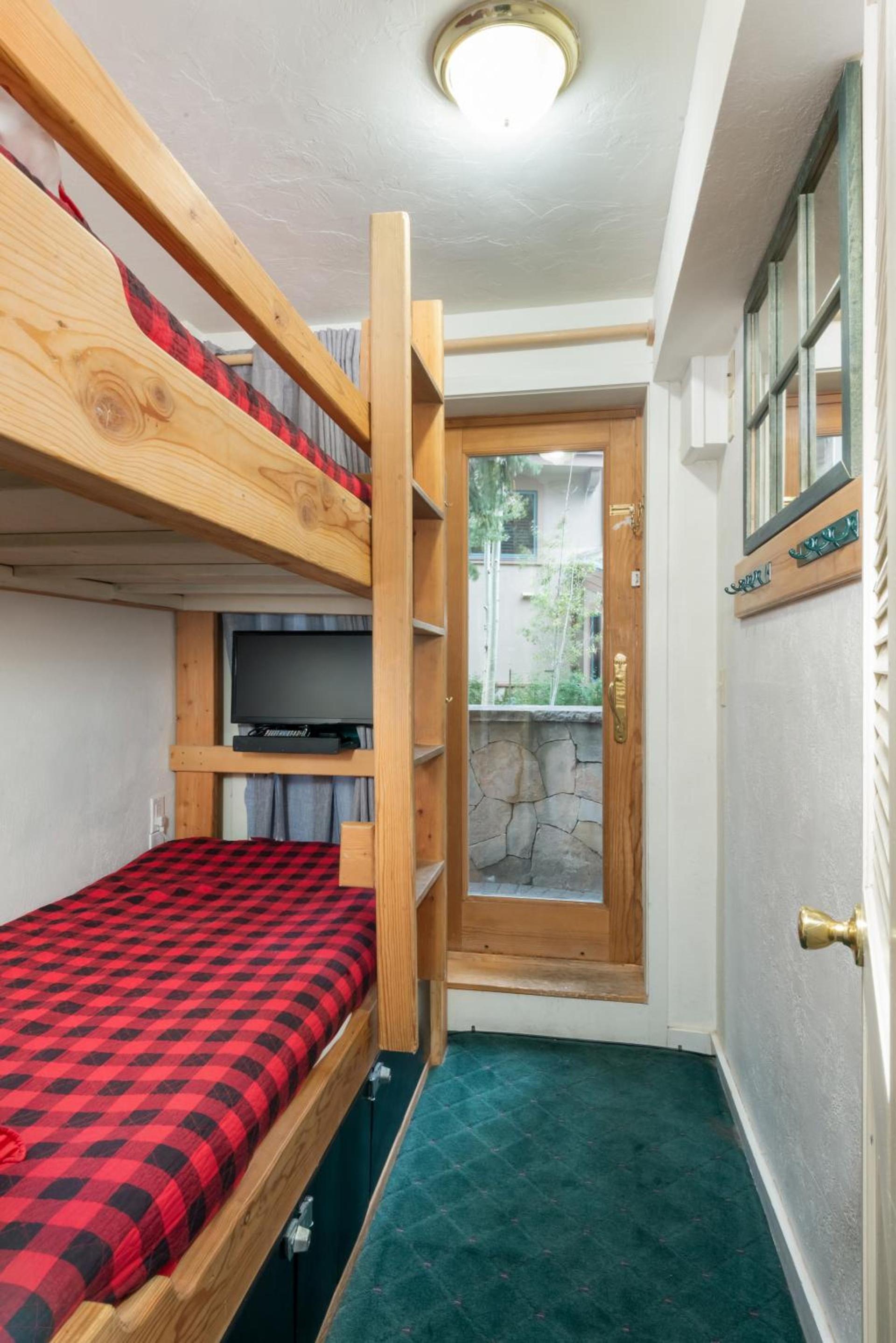 Christiania Lodge Condominiums Collection photo 92