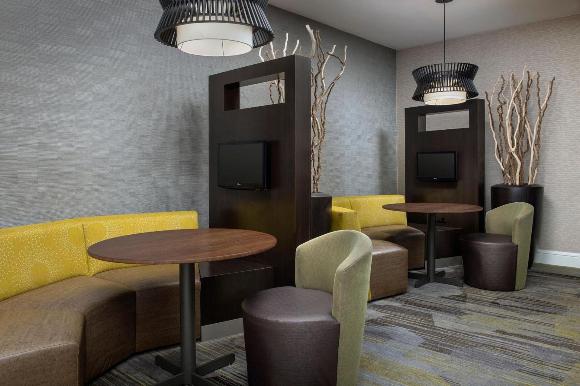 Courtyard by Marriott Portland Tigard photo 47