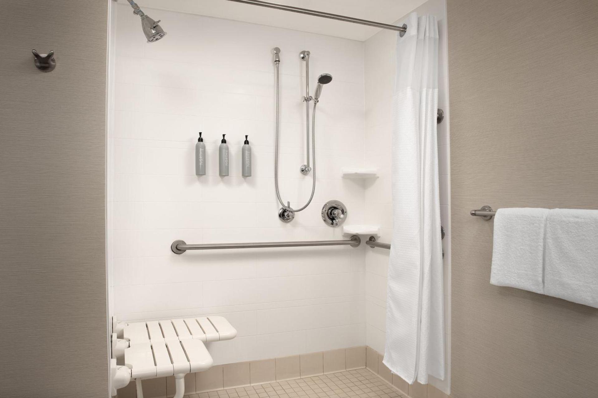 Courtyard by Marriott Syracuse Downtown at Armory Square photo 24