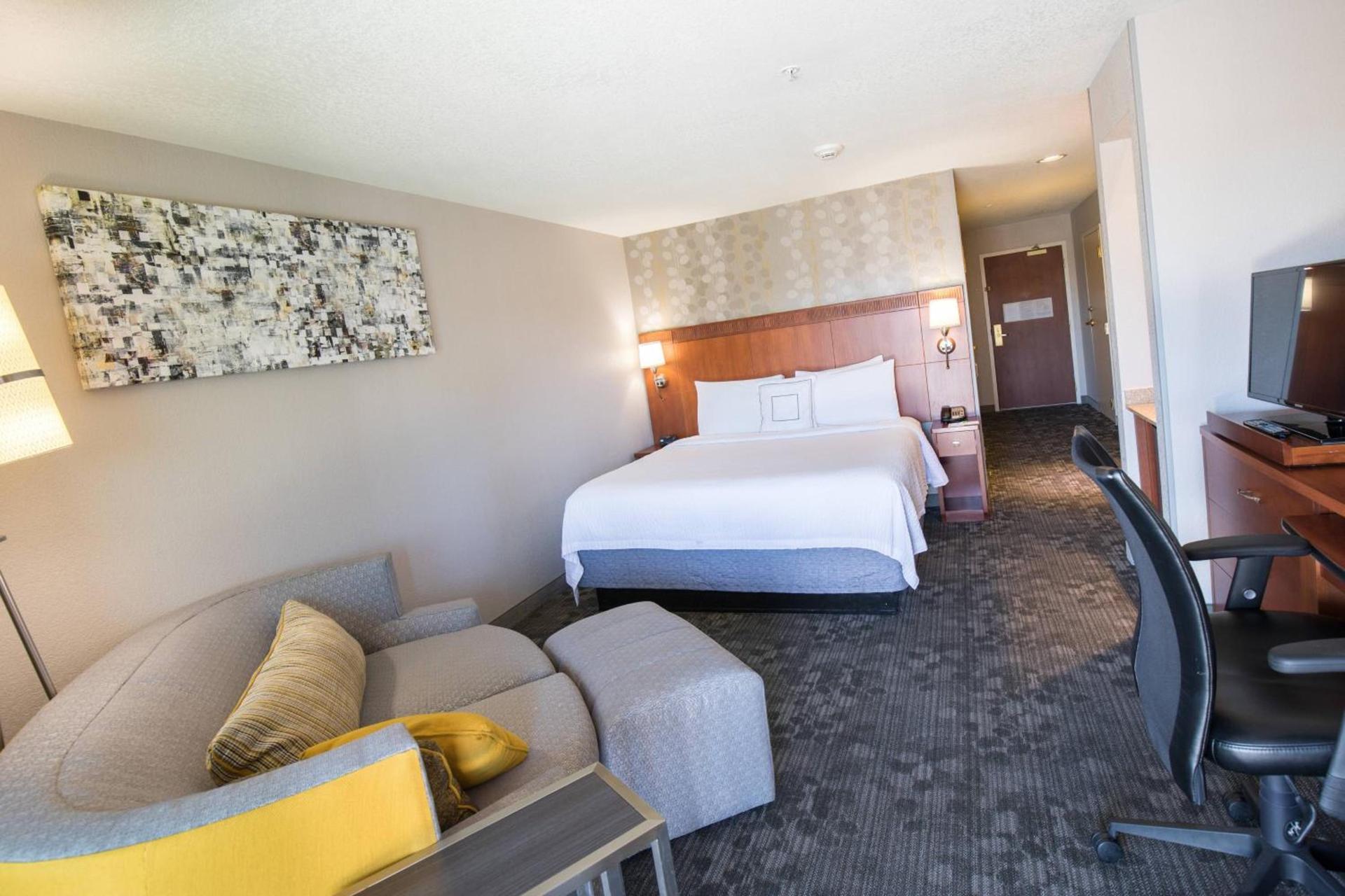 Courtyard by Marriott Merced photo 8
