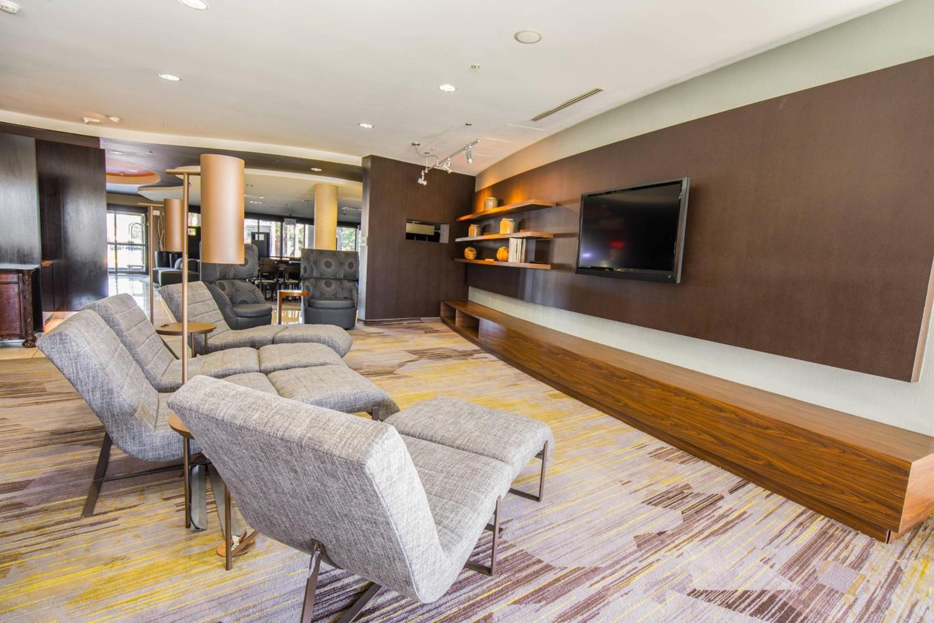 Courtyard by Marriott Merced photo 17