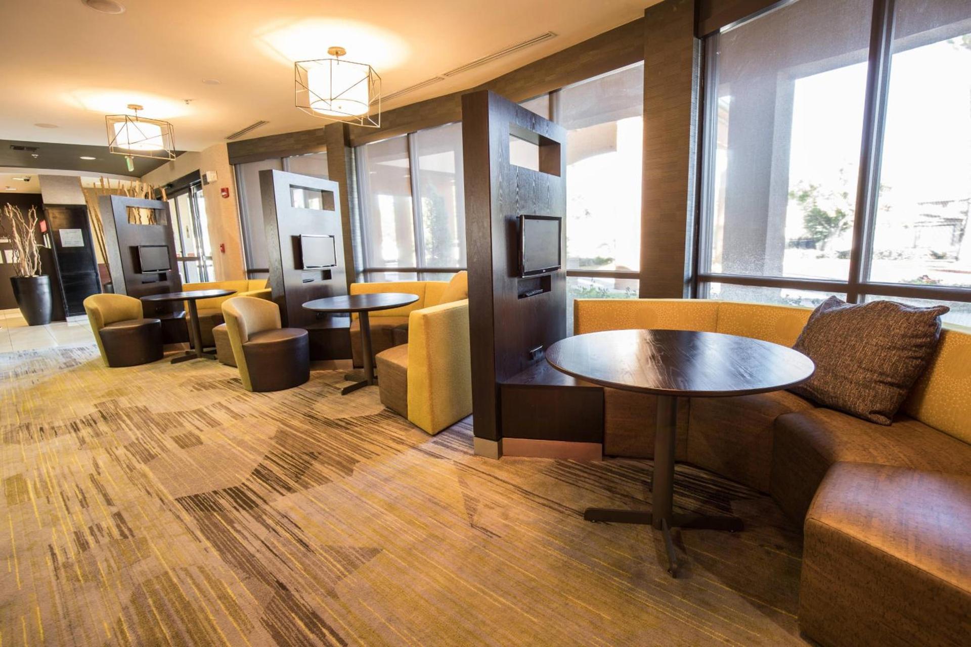 Courtyard by Marriott Merced photo 20