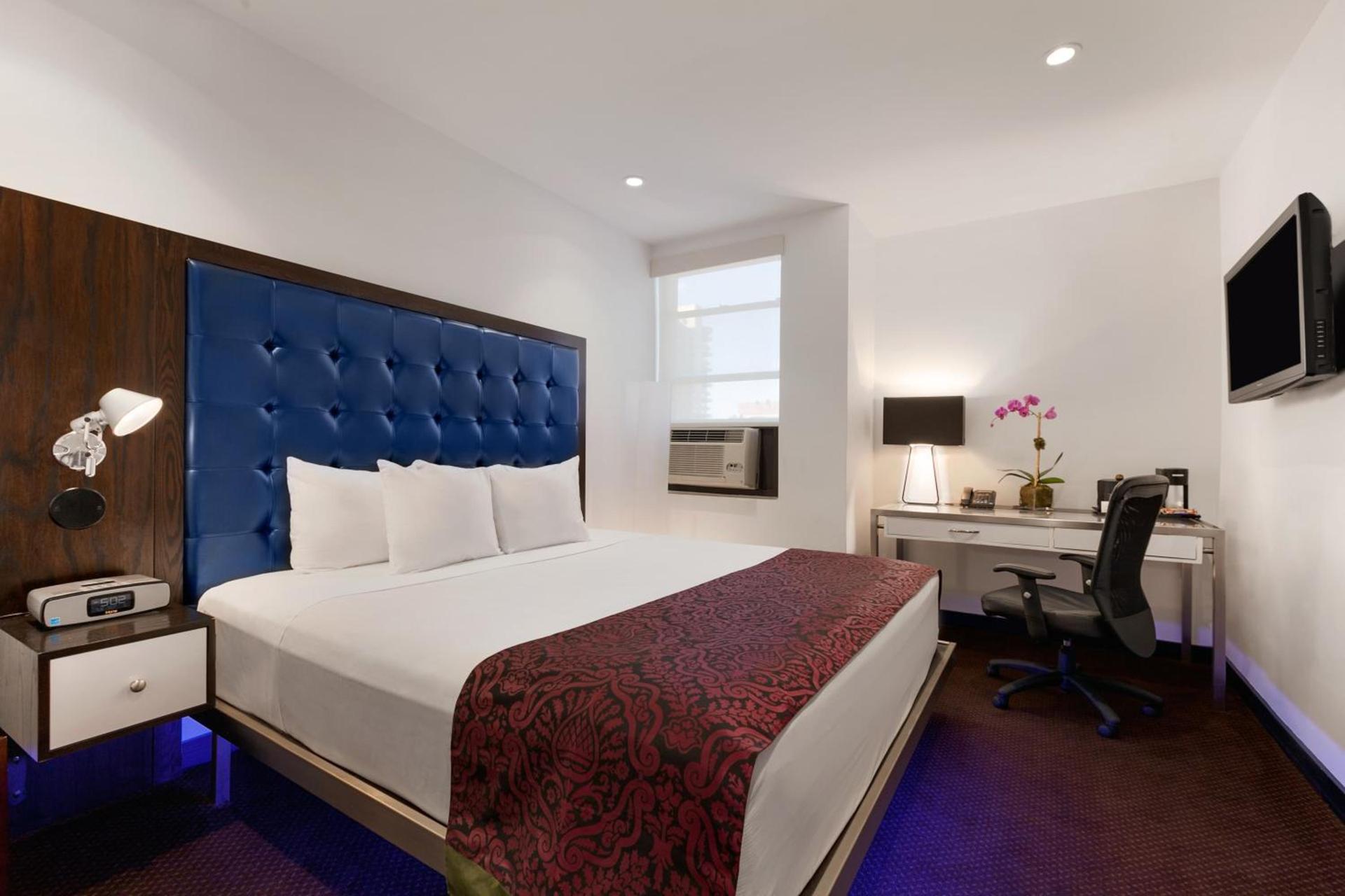 Night Hotel Broadway photo 81