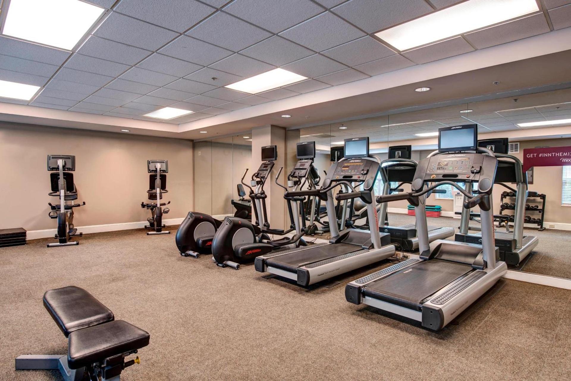 Residence Inn by Marriott Raleigh Crabtree Valley photo 58