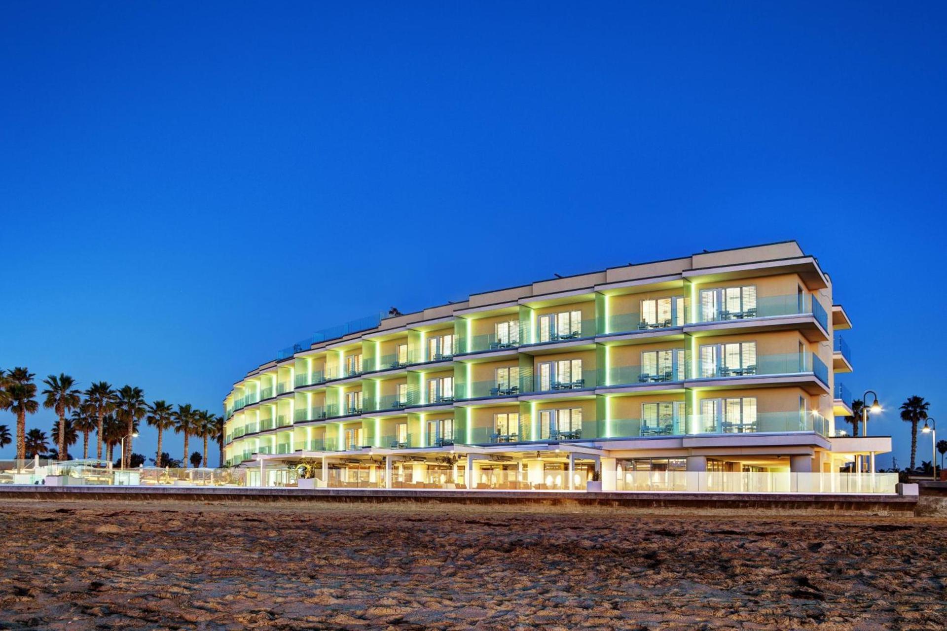 Pier South Resort, Autograph Collection photo 2