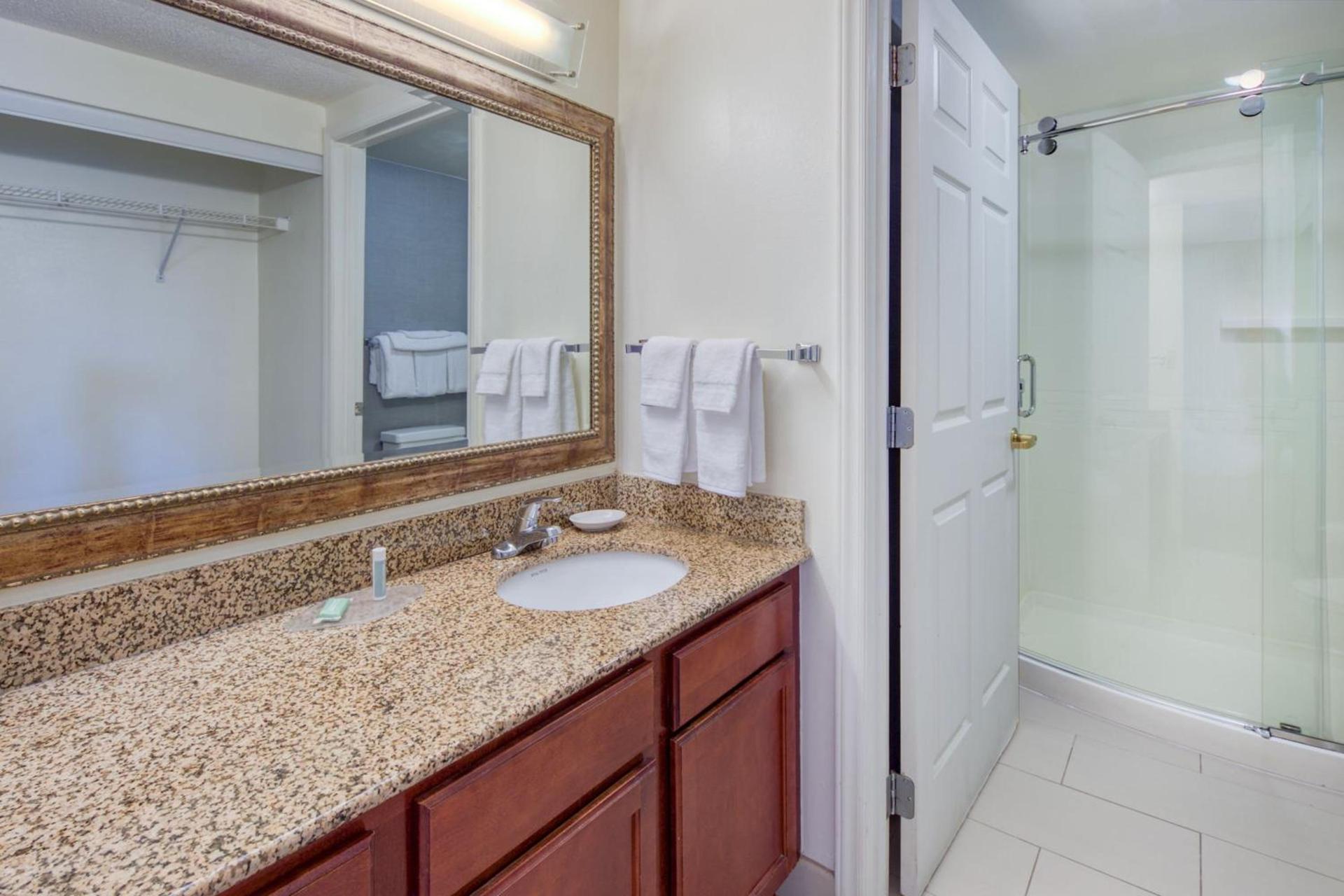 Residence Inn by Marriott Raleigh Crabtree Valley photo 44