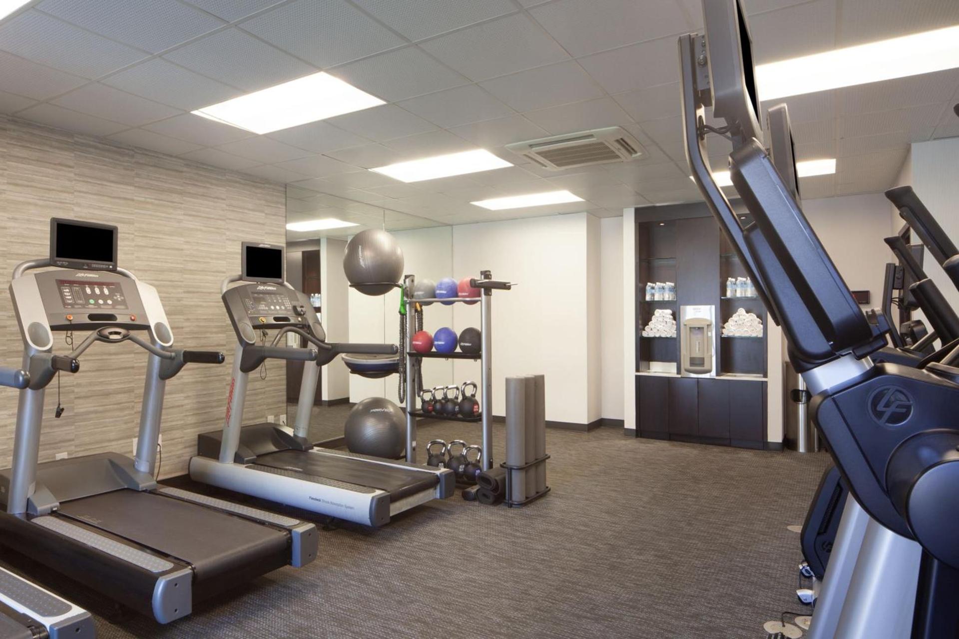 Courtyard by Marriott Oakland Airport photo 60