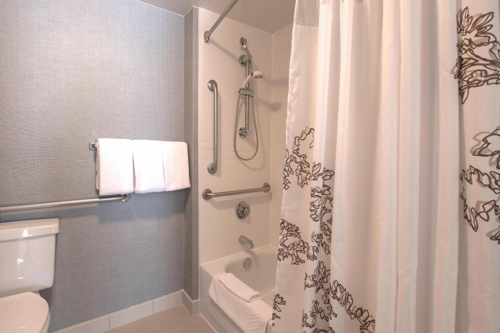 Residence Inn by Marriott Raleigh Crabtree Valley photo 42